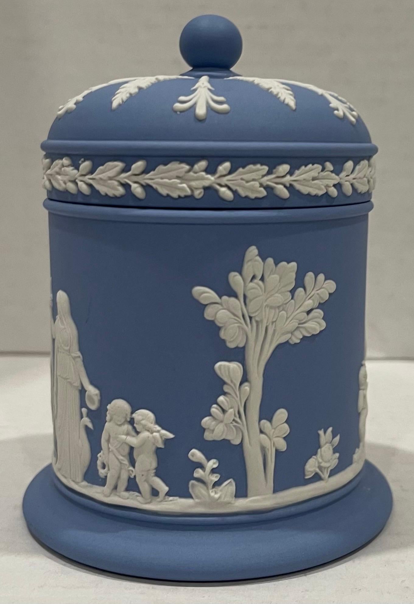 1955 Wedgwood - Jarre à tabac en jaspe bleu clair en vente 2
