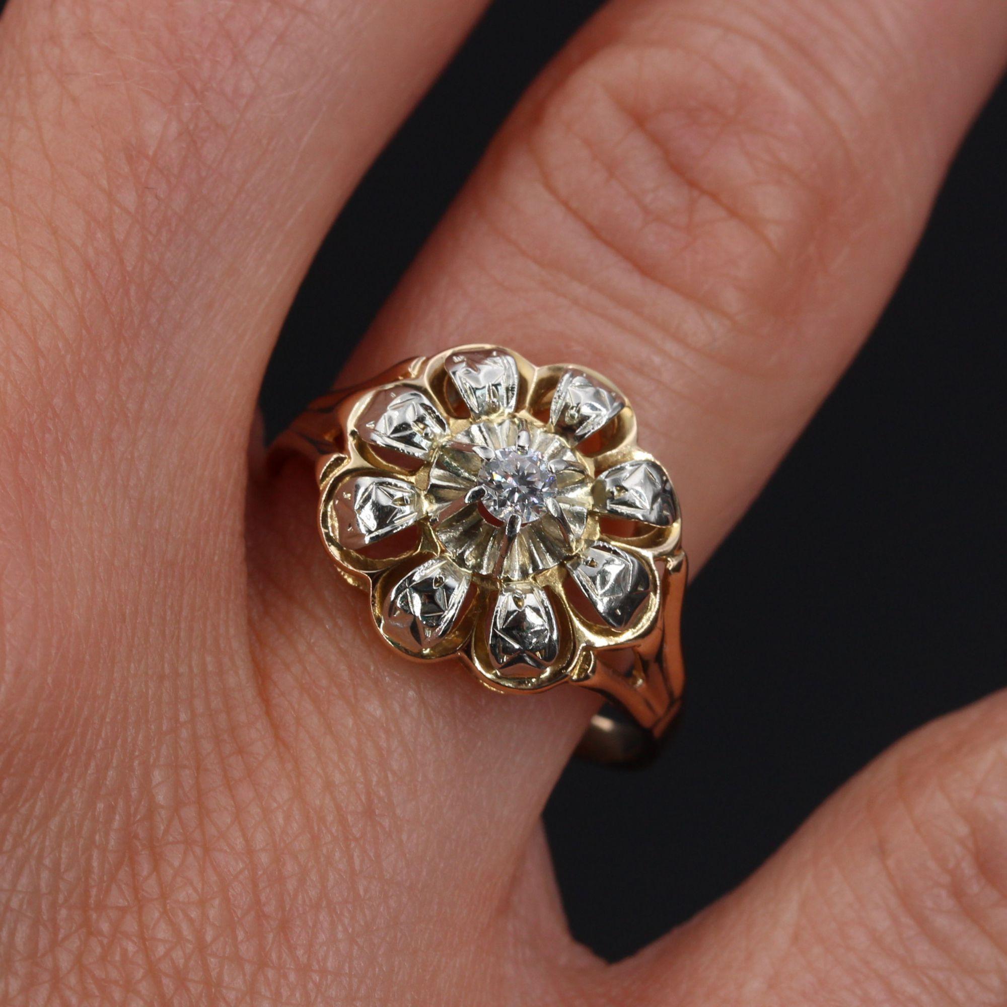 18 Karat Gelbgold Blumenring mit Diamanten, 1955er Jahre im Zustand „Gut“ in Poitiers, FR