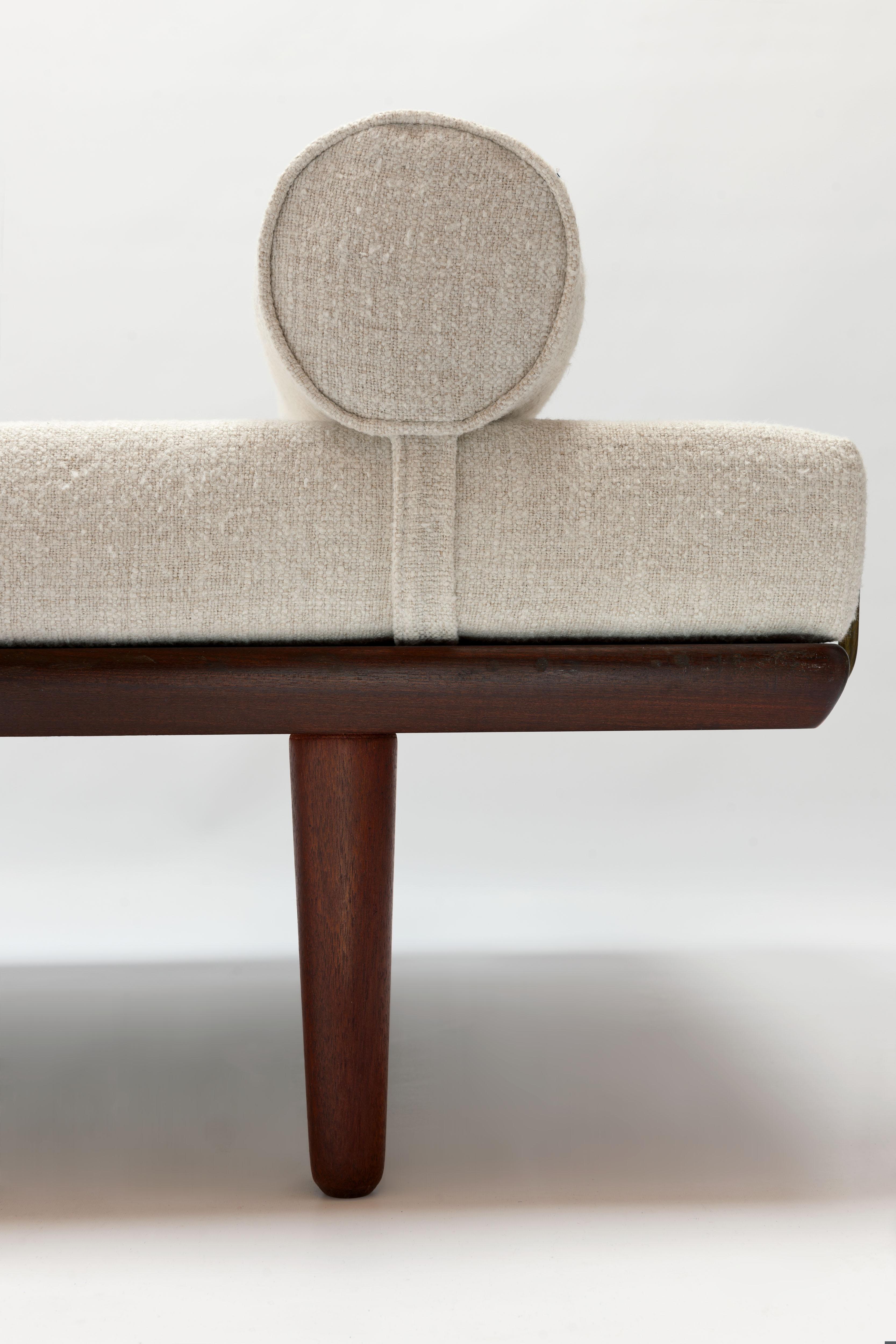1956 Daybed Model GE19 by Hans J. Wegner for GETAMA, New Pierre Frey Upholstery 2