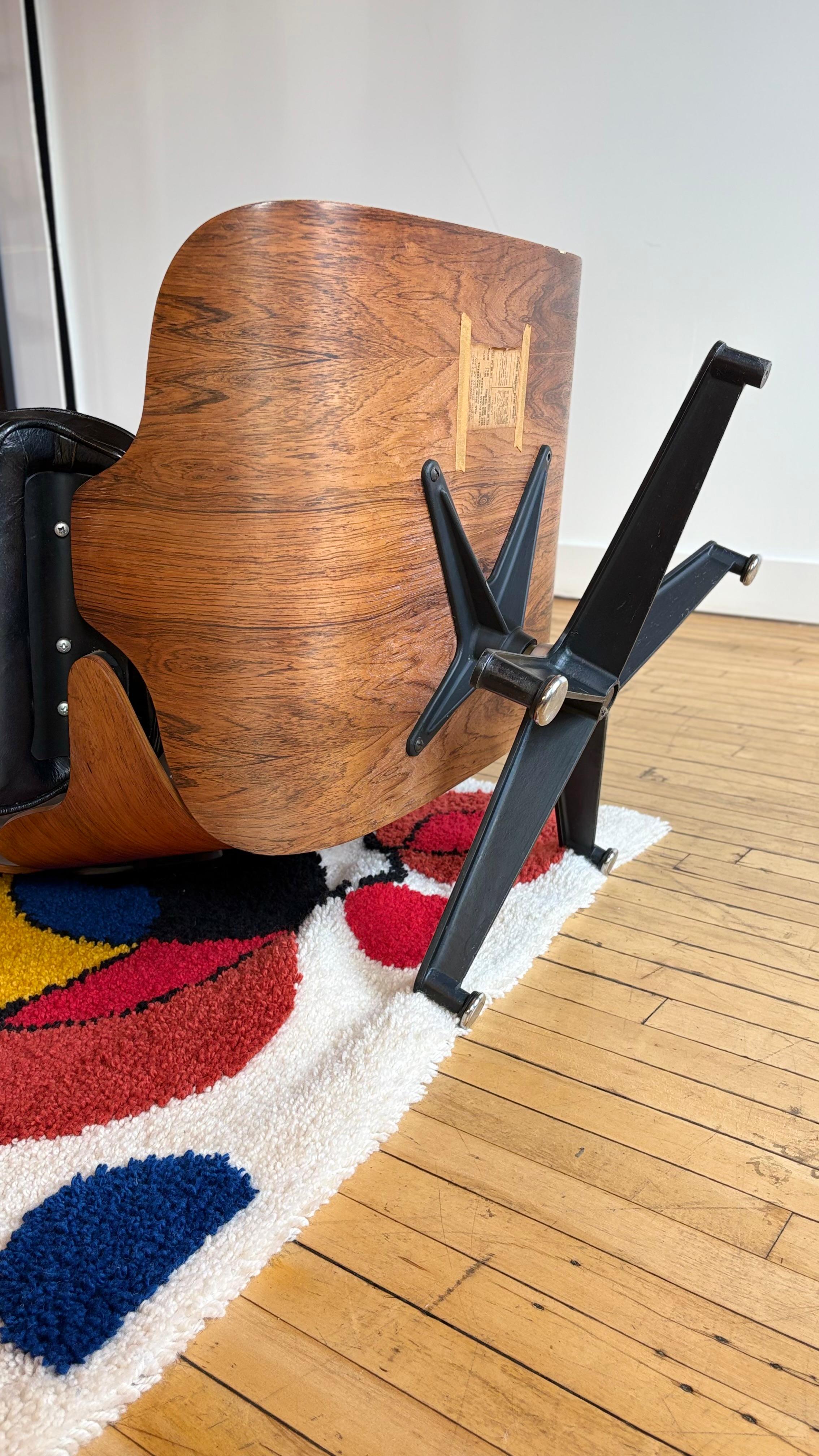 1956 Eames Lounge Chair und Ottoman im Angebot 5