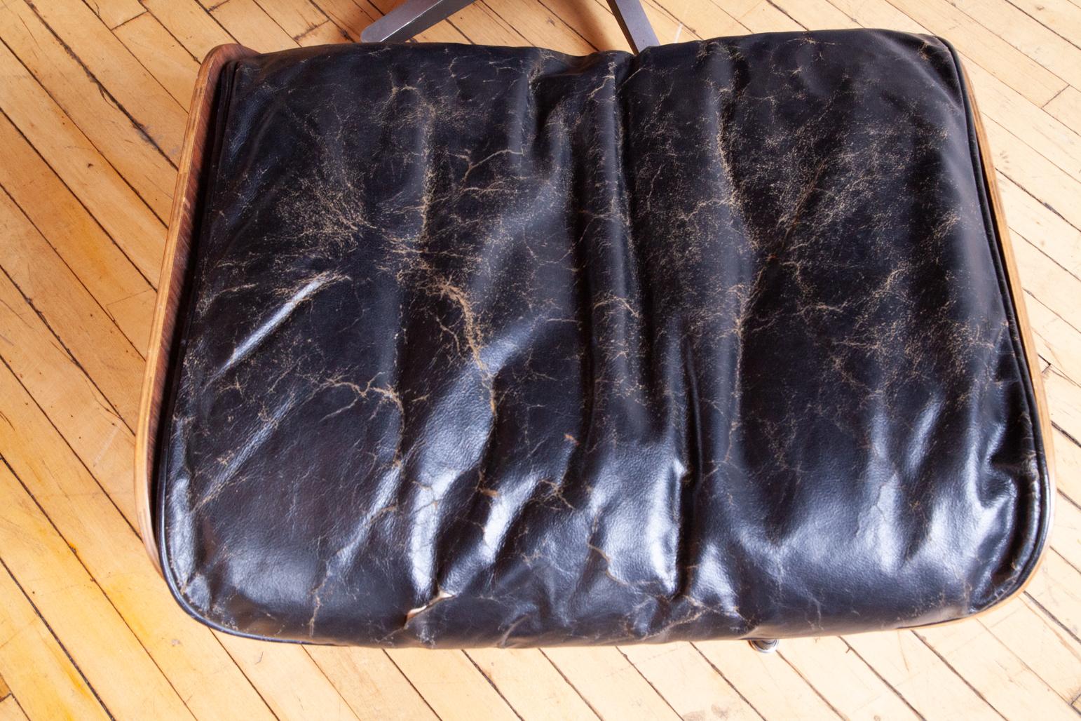 1956 Eames Lounge Chair and Ottoman For Sale 3
