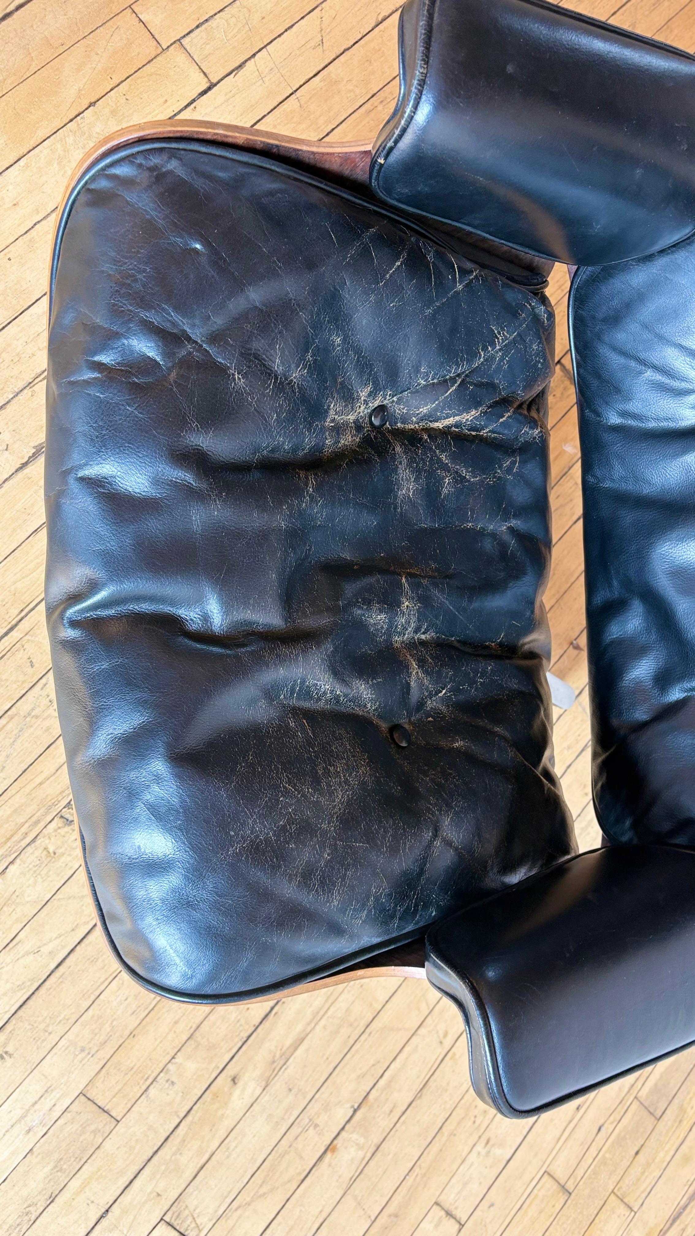 1956 Eames Lounge Chair und Ottoman (Leder) im Angebot