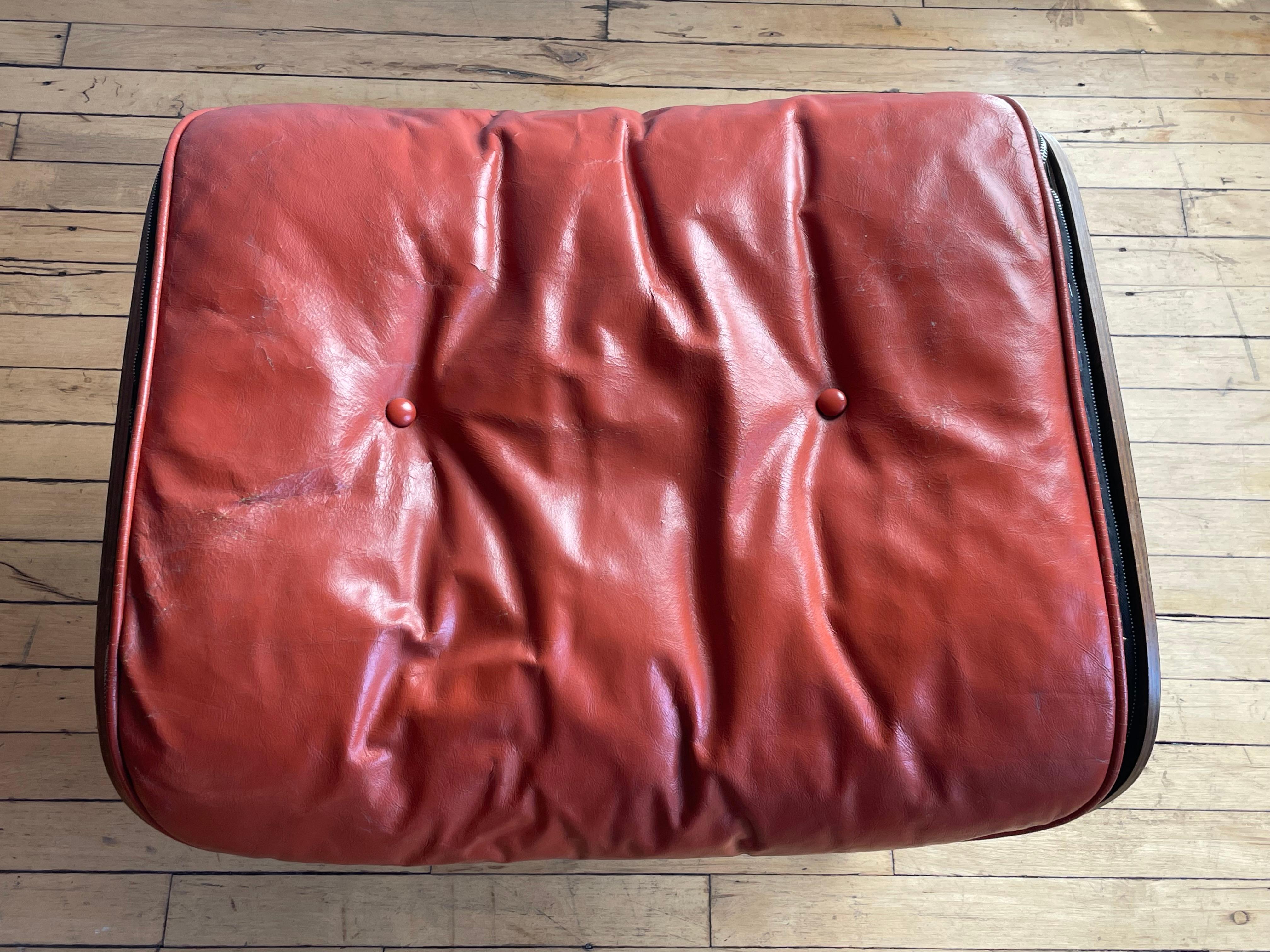 1956 Herman Miller Eames Lounge Chair with Original Salmon Leather For Sale 8