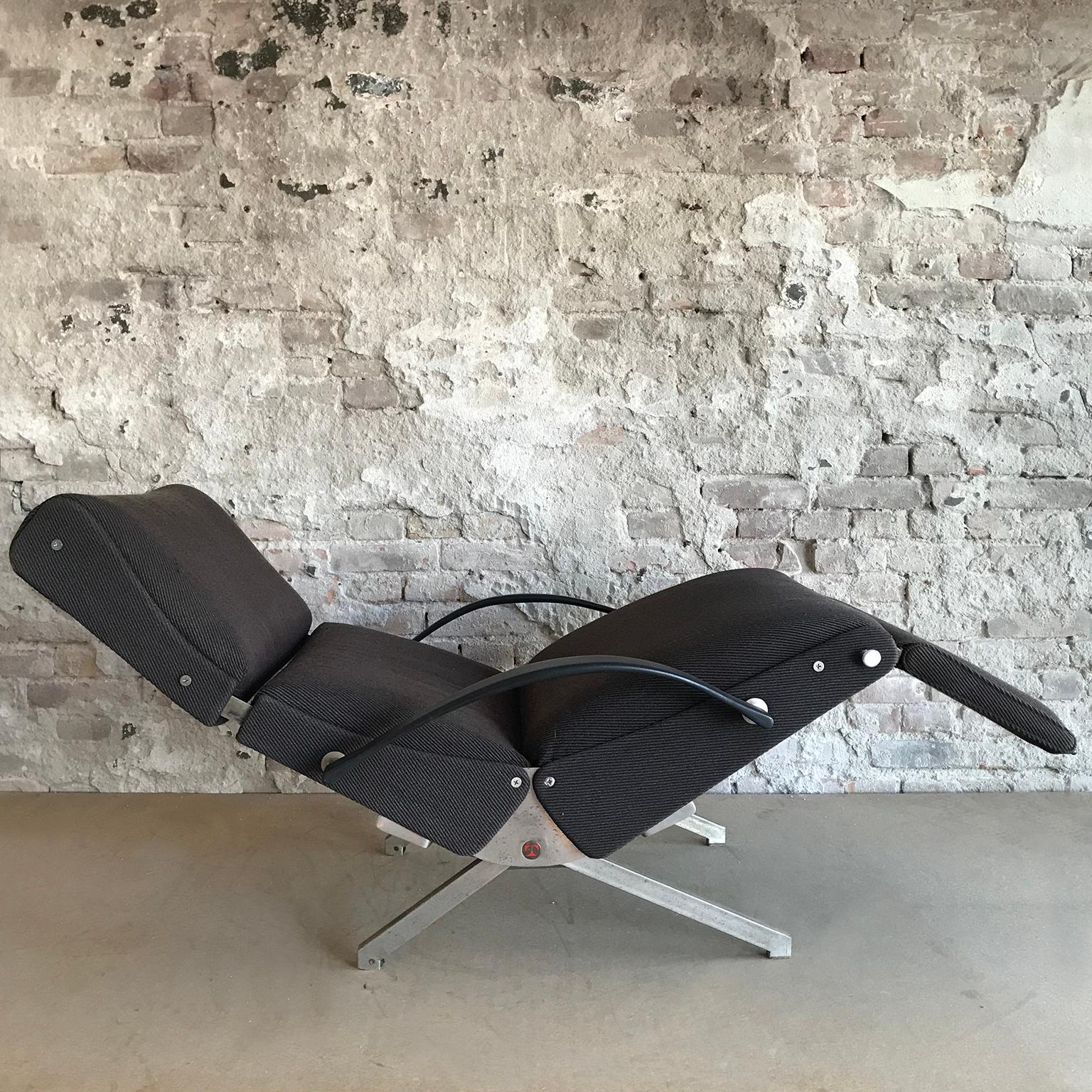1956, Osvaldo Borsani, for Tecno, P40 Lounge Chair For Sale 9