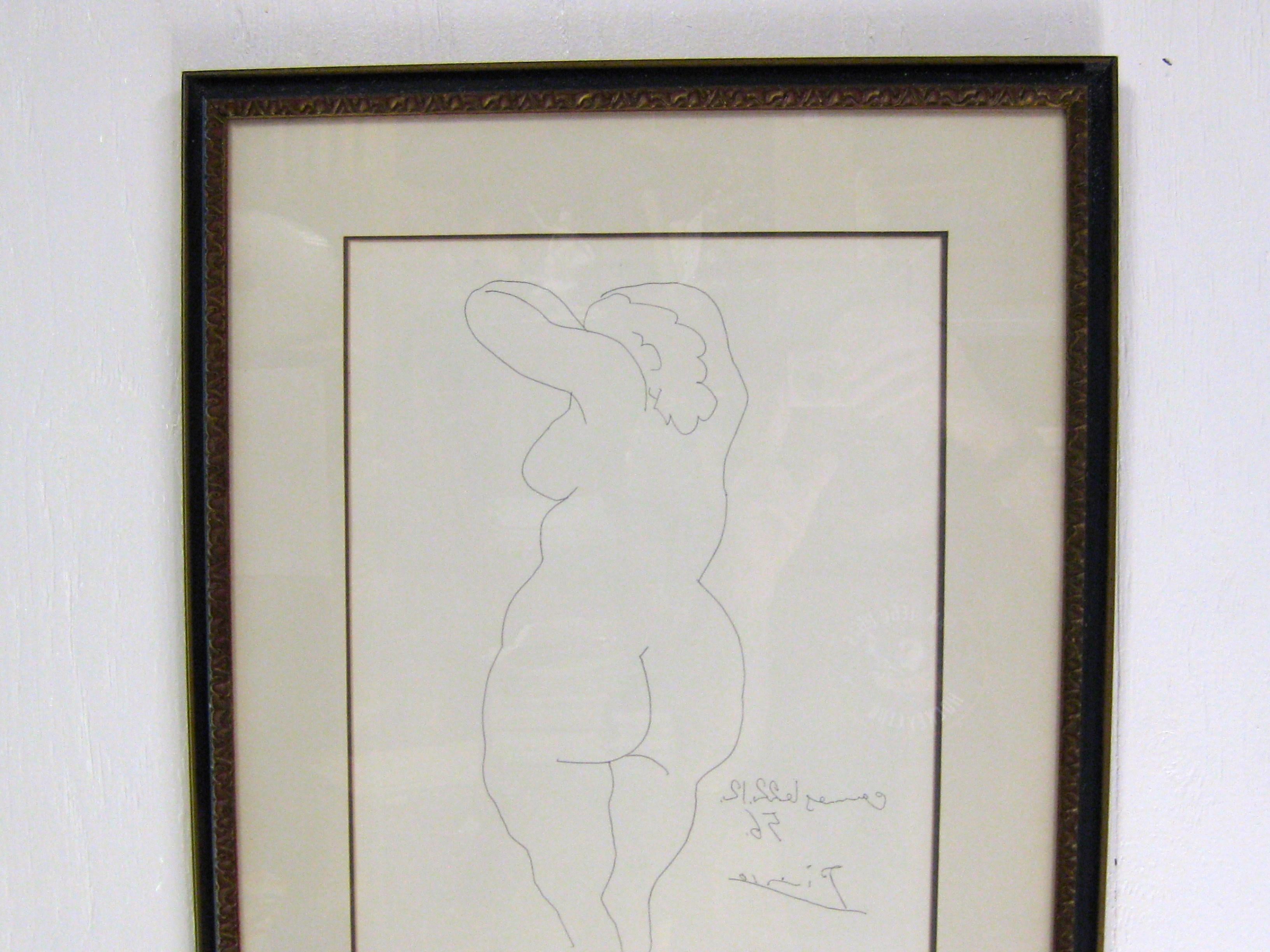 Wonderful Pablo Picasso etching, circa 1956 and published by the Collector’s Guild in New York City. Comes in its original gilt wood frame and with an off white matting. The etching is under glass. In very nice original condition. Frame is in very