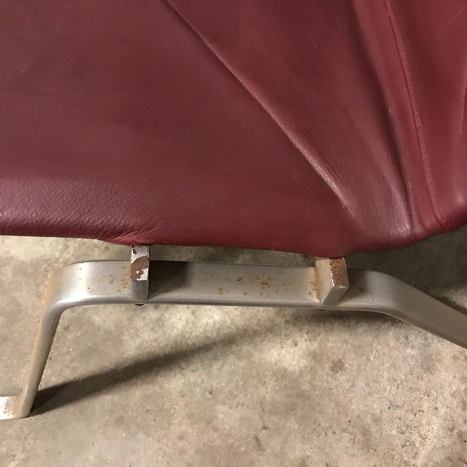 1956, Poul Kjaerholm per E. Kold Christensen, Sedia da salotto PK22 in pelle rossa in vendita 3
