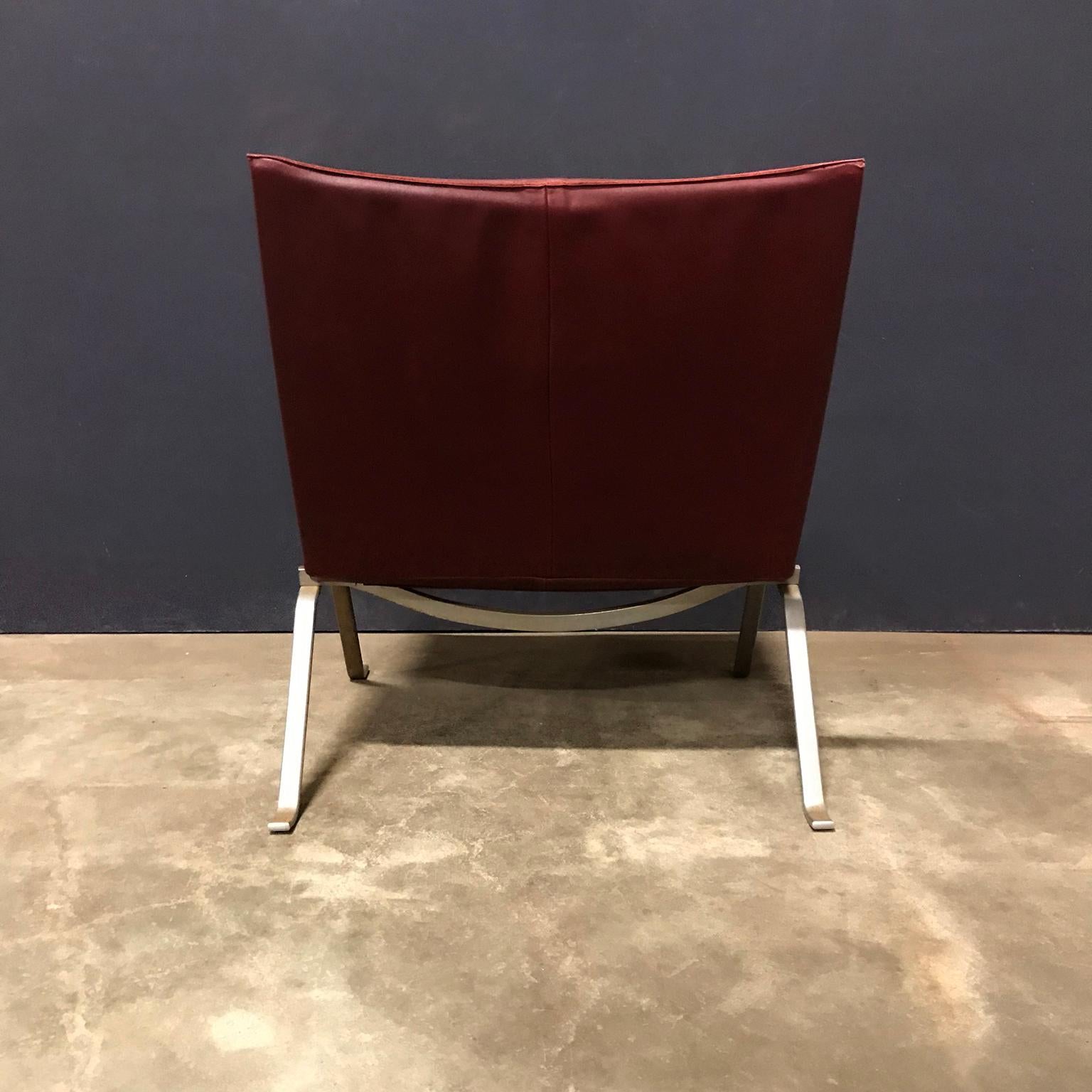 1956, Poul Kjaerholm for E. Kold Christensen, PK22 Lounge Chair in Red Leather In Good Condition For Sale In Amsterdam IJMuiden, NL