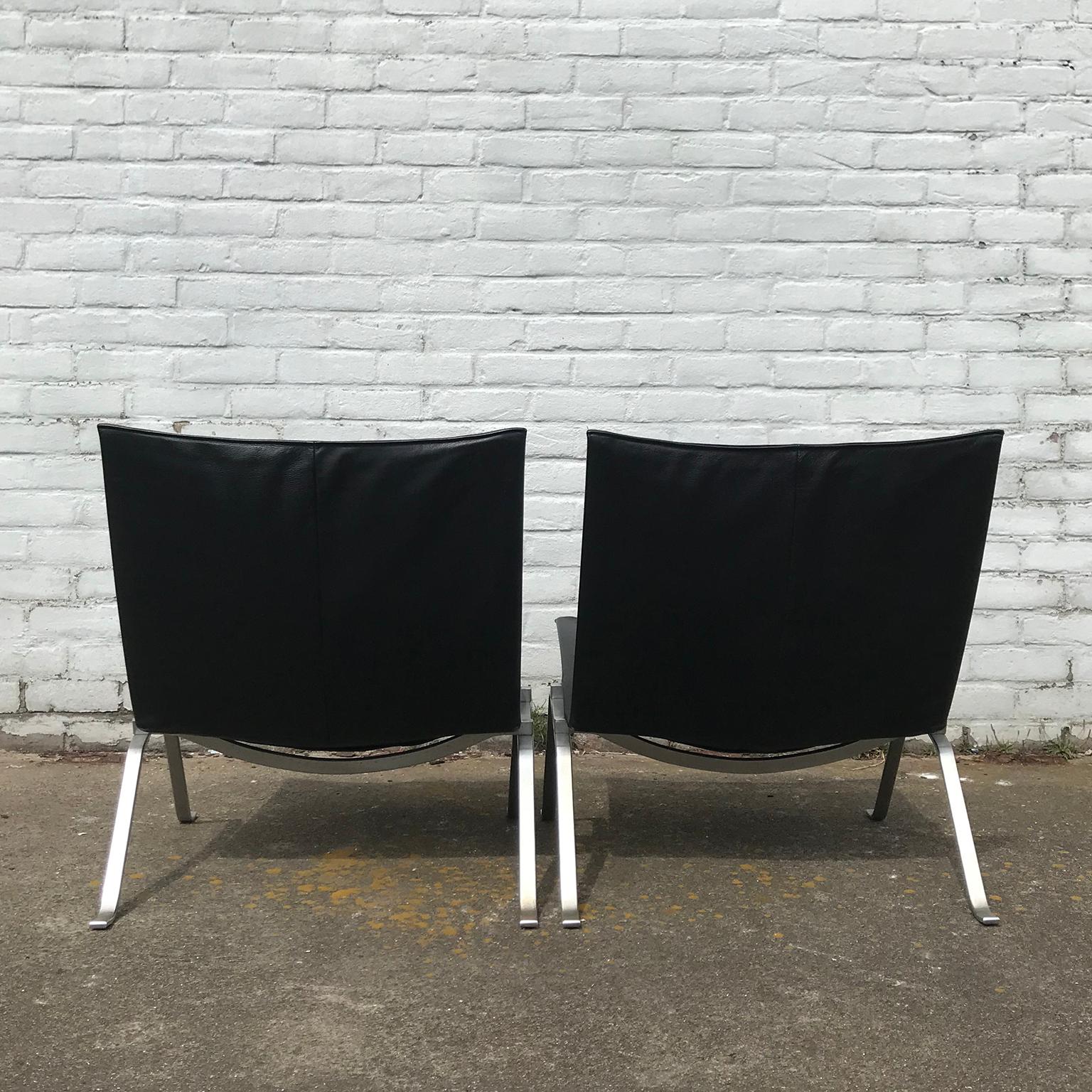 1956, Poul Kjaerholm für E. Kold Christensen, Lounge-Set-2 PK22 aus schwarzem Leder im Zustand „Gut“ im Angebot in Amsterdam IJMuiden, NL