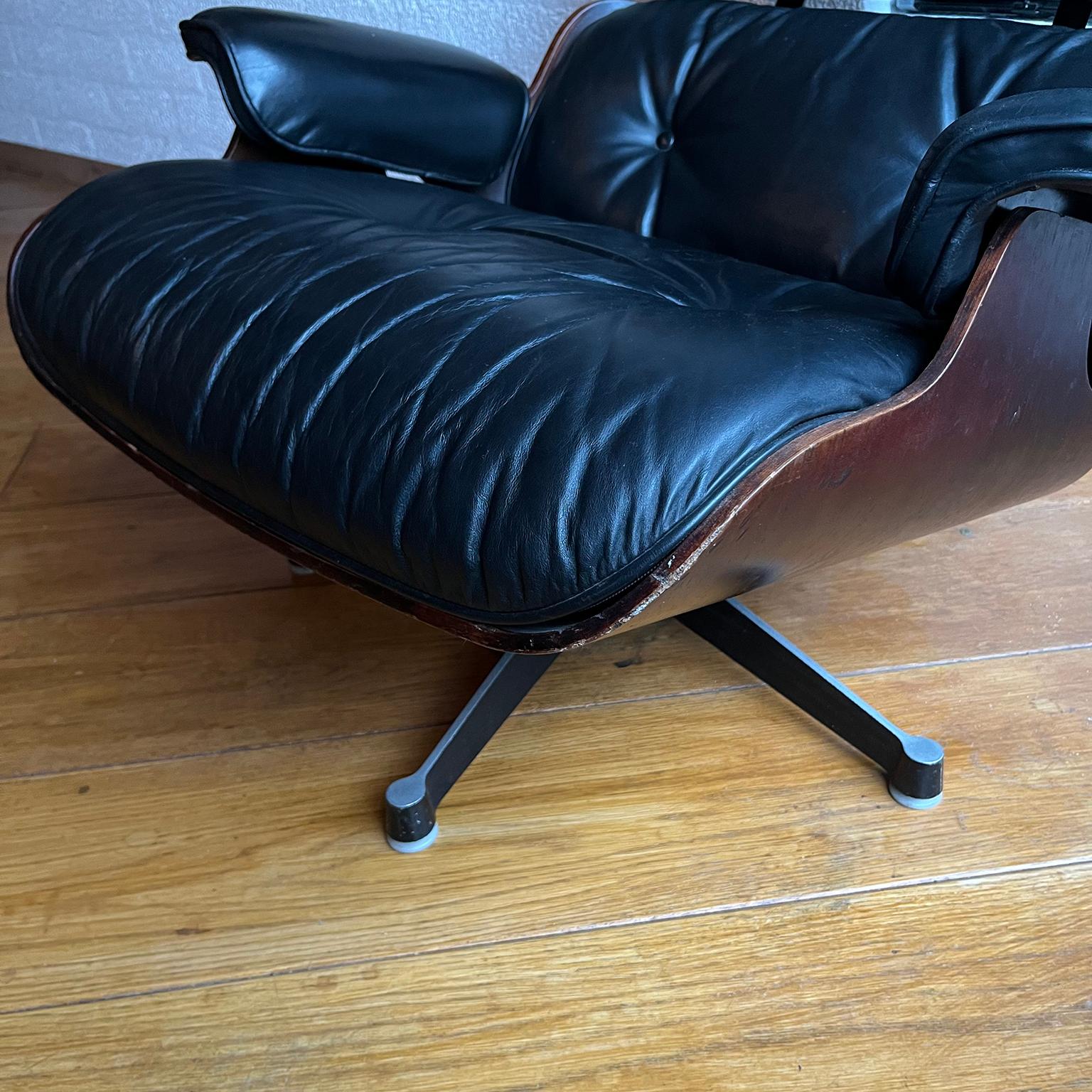1956, Ray and Charles Eames, Miller, 1st Version Lounge Chair 1956, Ottoman 1966 en vente 2
