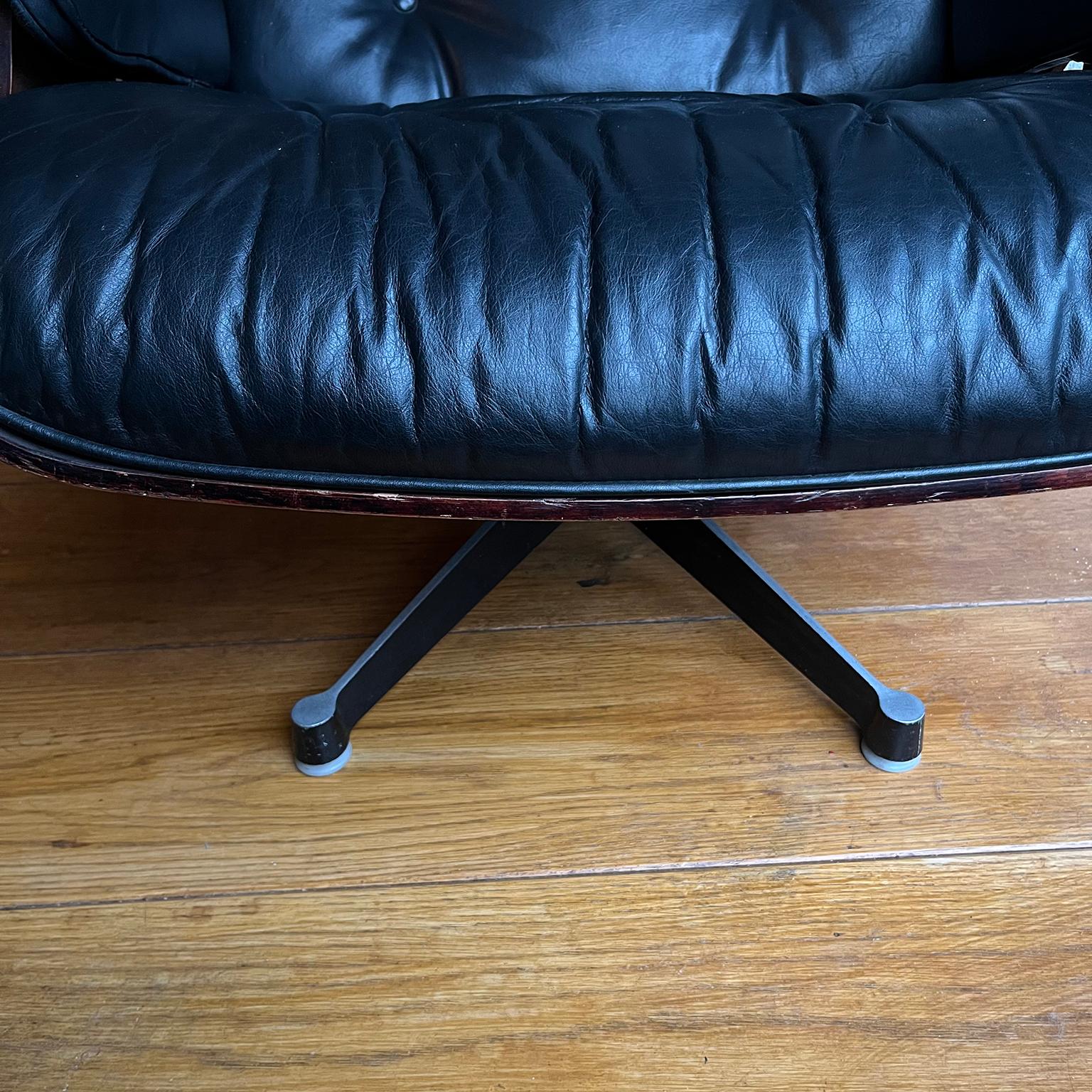 1956, Ray and Charles Eames, Miller, 1st Version Lounge Chair 1956, Ottoman 1966 en vente 3