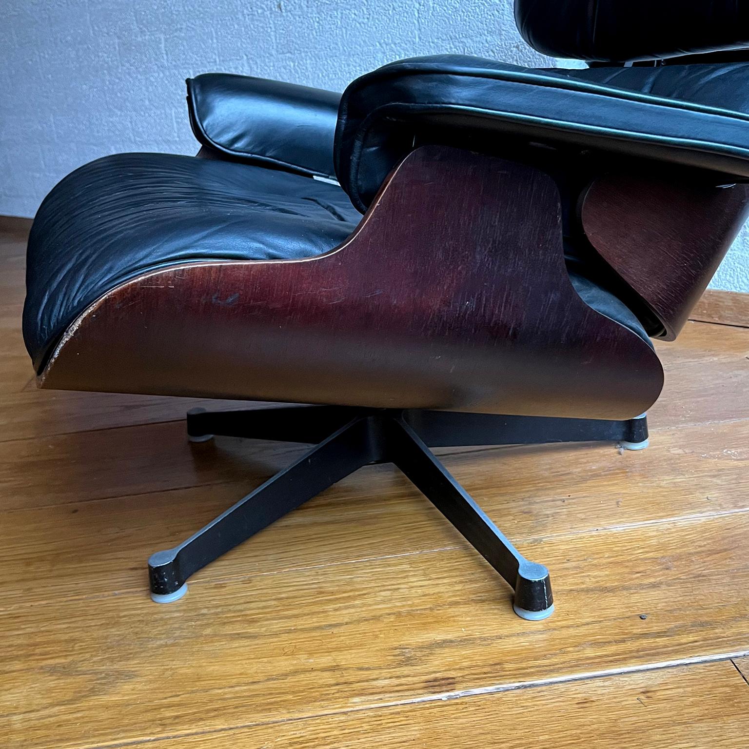 1956, Ray and Charles Eames, Miller, 1st Version Lounge Chair 1956, Ottoman 1966 en vente 9