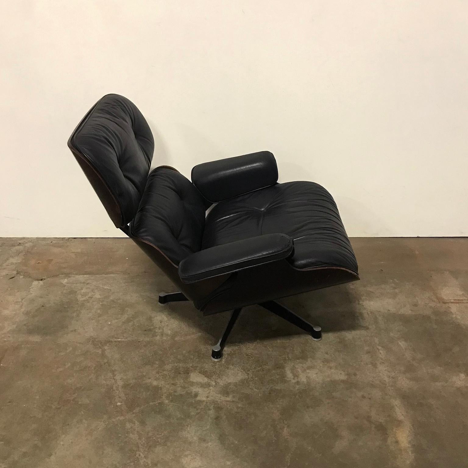 1956, Ray & Charles Eames, Miller, 1. Version Lounge Chair 1956, Ottoman 1966 im Zustand „Gut“ im Angebot in Amsterdam IJMuiden, NL