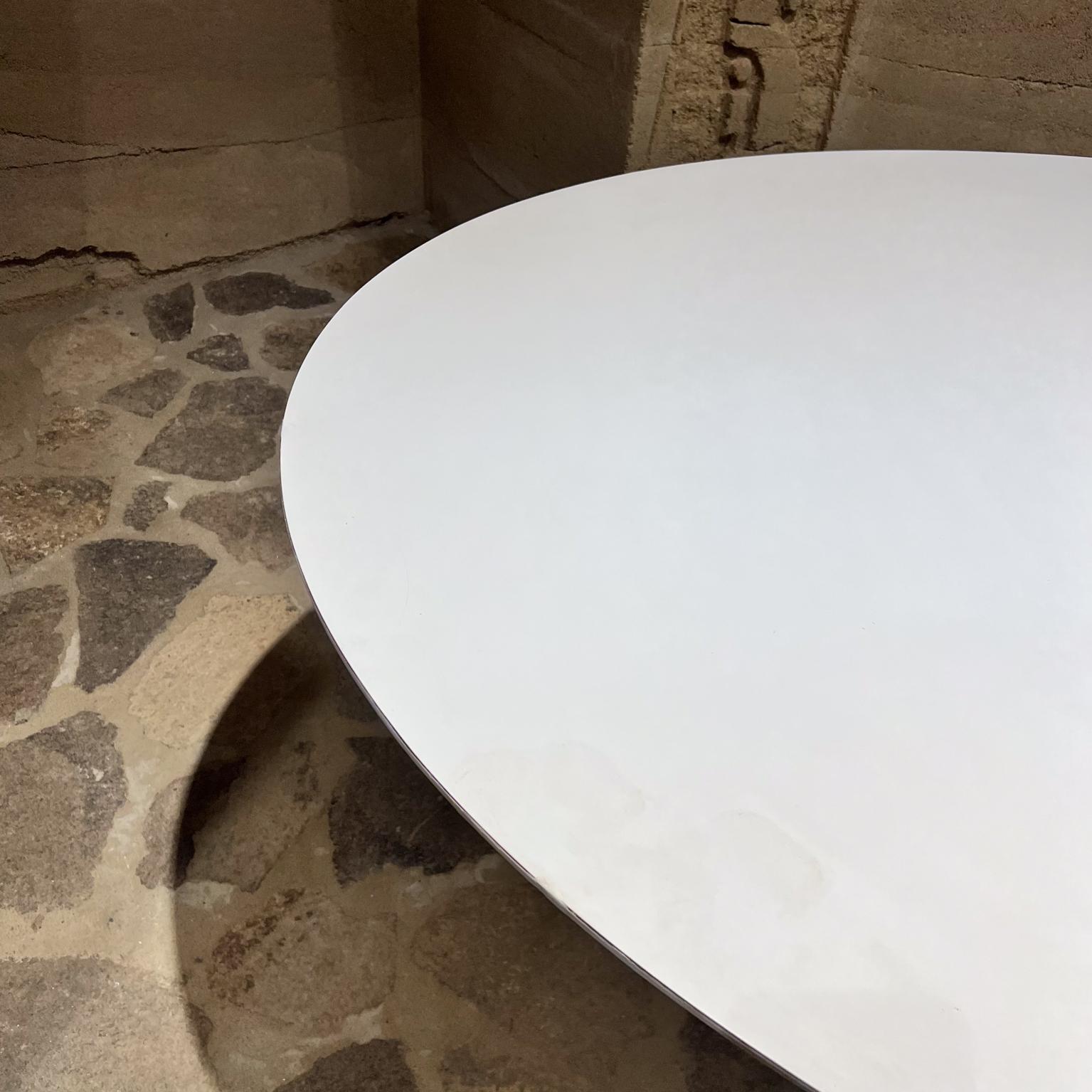 1957 Early Eero Saarinen for Knoll Table de salle à manger ovale en forme de tulipe en vente 7