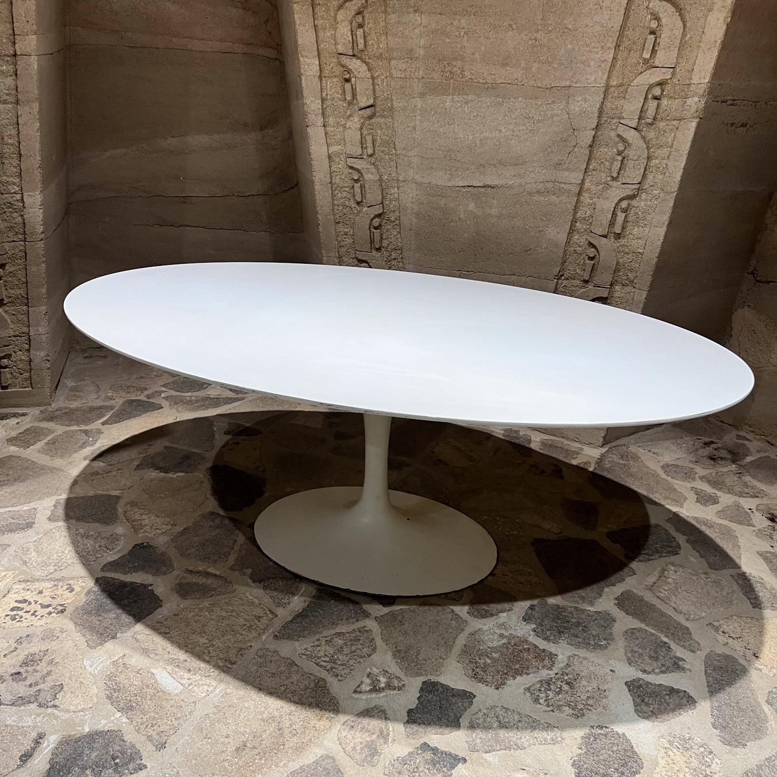 1957 Early Eero Saarinen for Knoll Table de salle à manger ovale en forme de tulipe Bon état - En vente à Chula Vista, CA