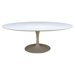 1957 Primo tavolo da pranzo ovale Tulip di Eero Saarinen per Knoll