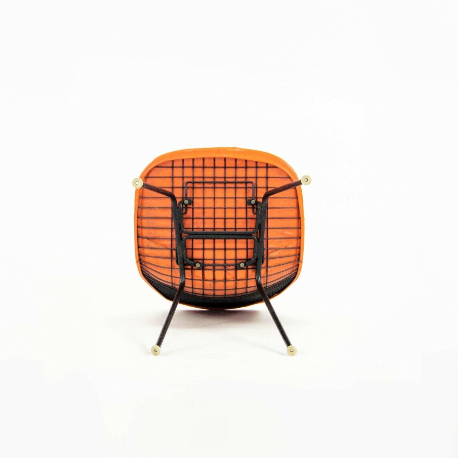 1957 Herman Miller Eames DKX Wire Dining Chair with Full Naugahyde Orange Pad For Sale 2