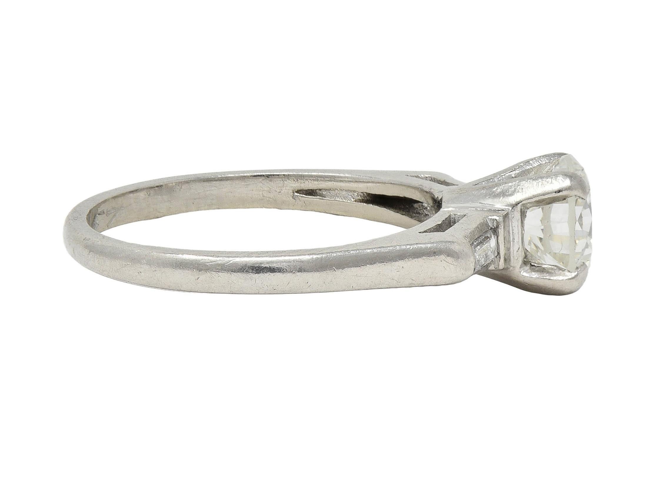 da uomo o donna 1957 Anello di fidanzamento vintage con tre pietre di platino e diamanti da 1,10 CTW di metà secolo in vendita