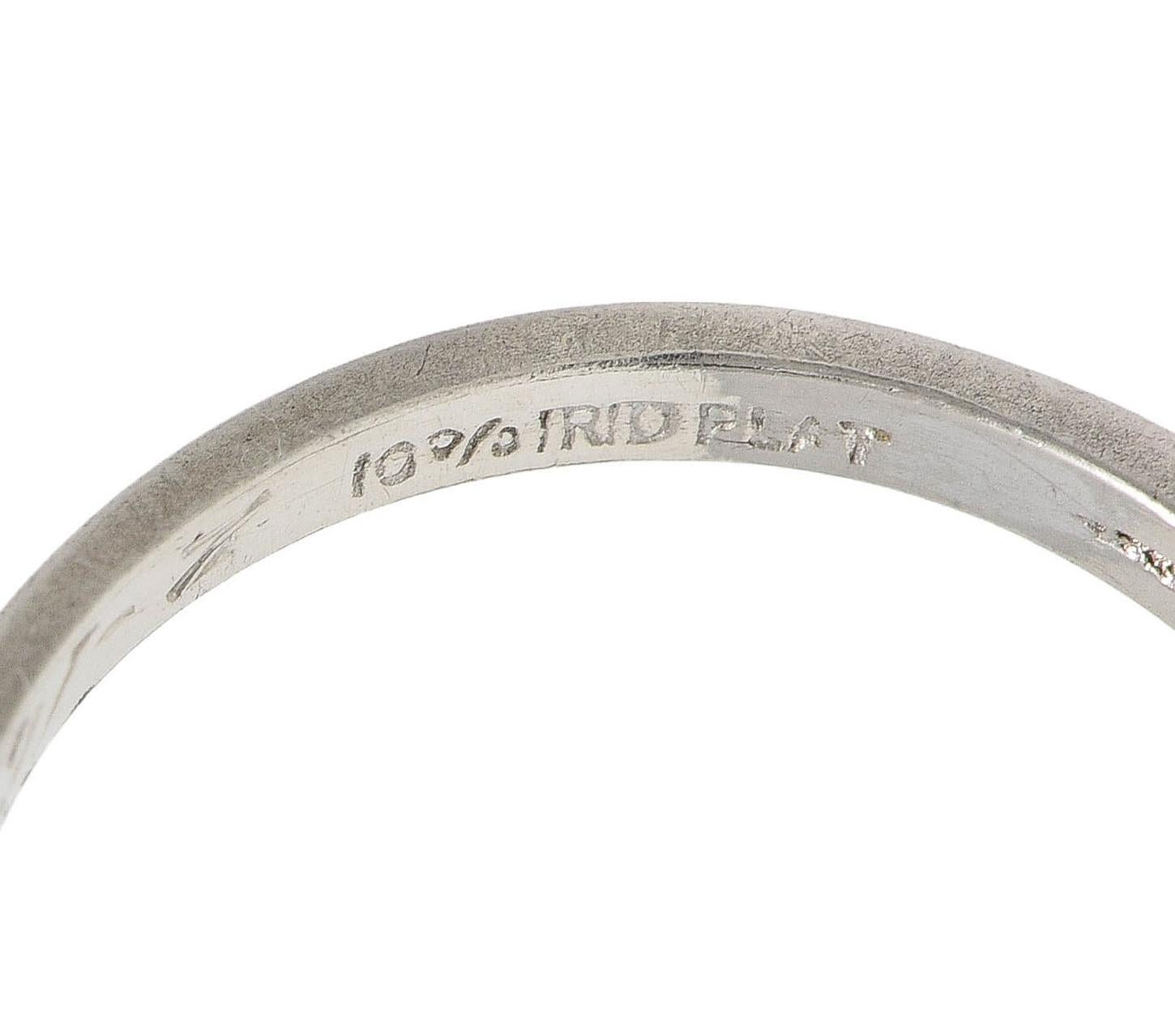 1957 Anello di fidanzamento vintage con tre pietre di platino e diamanti da 1,10 CTW di metà secolo in vendita 3