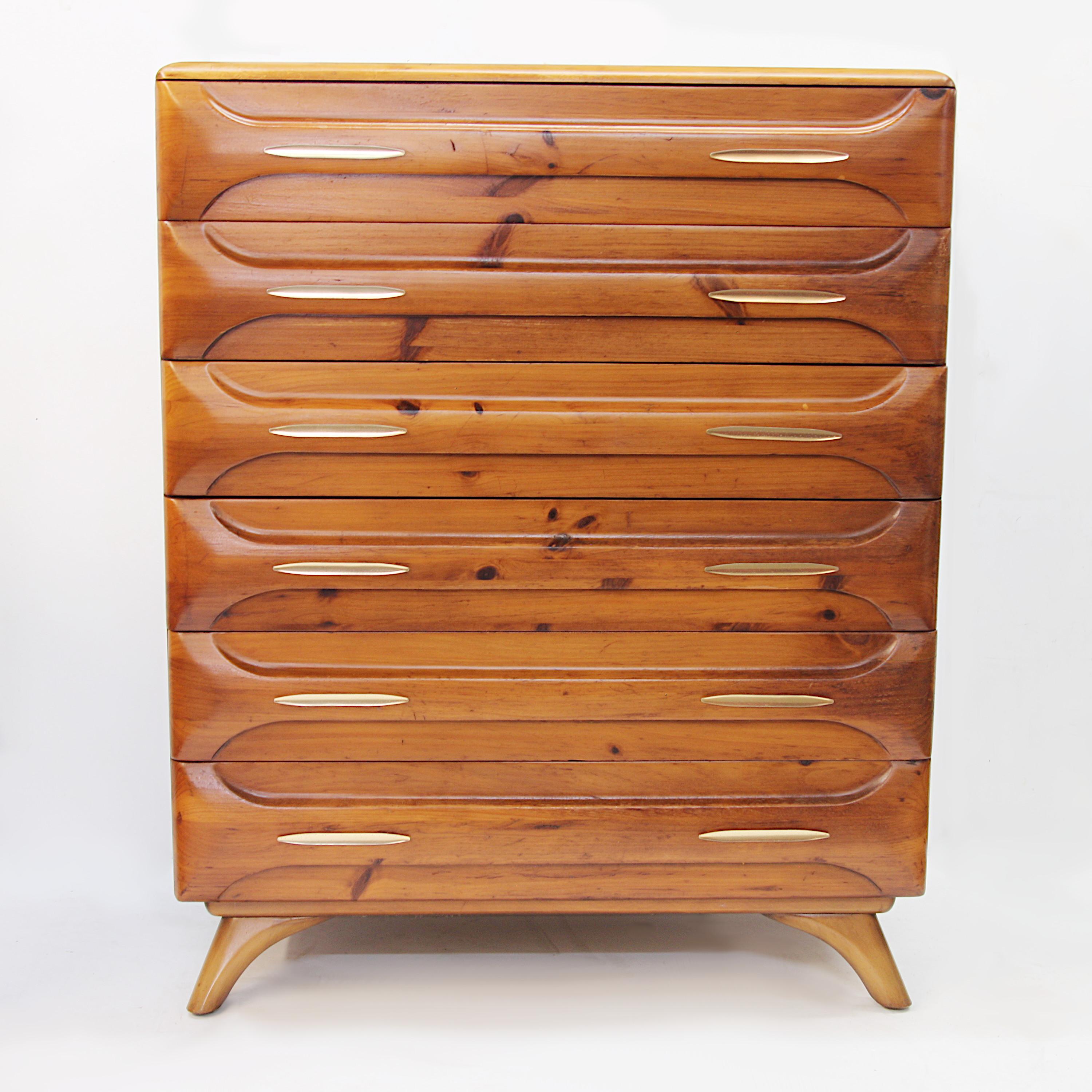 American 1957 Sculpted Pine Mid-Century Modern Bedroom Dresser Suit by Franklin Shockey For Sale