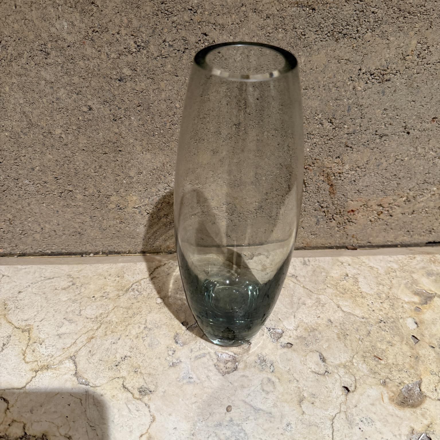 Mid-Century moderno 1957 Vaso di vetro torpedo grigio fumo Per Lütken Holmegaard in vendita