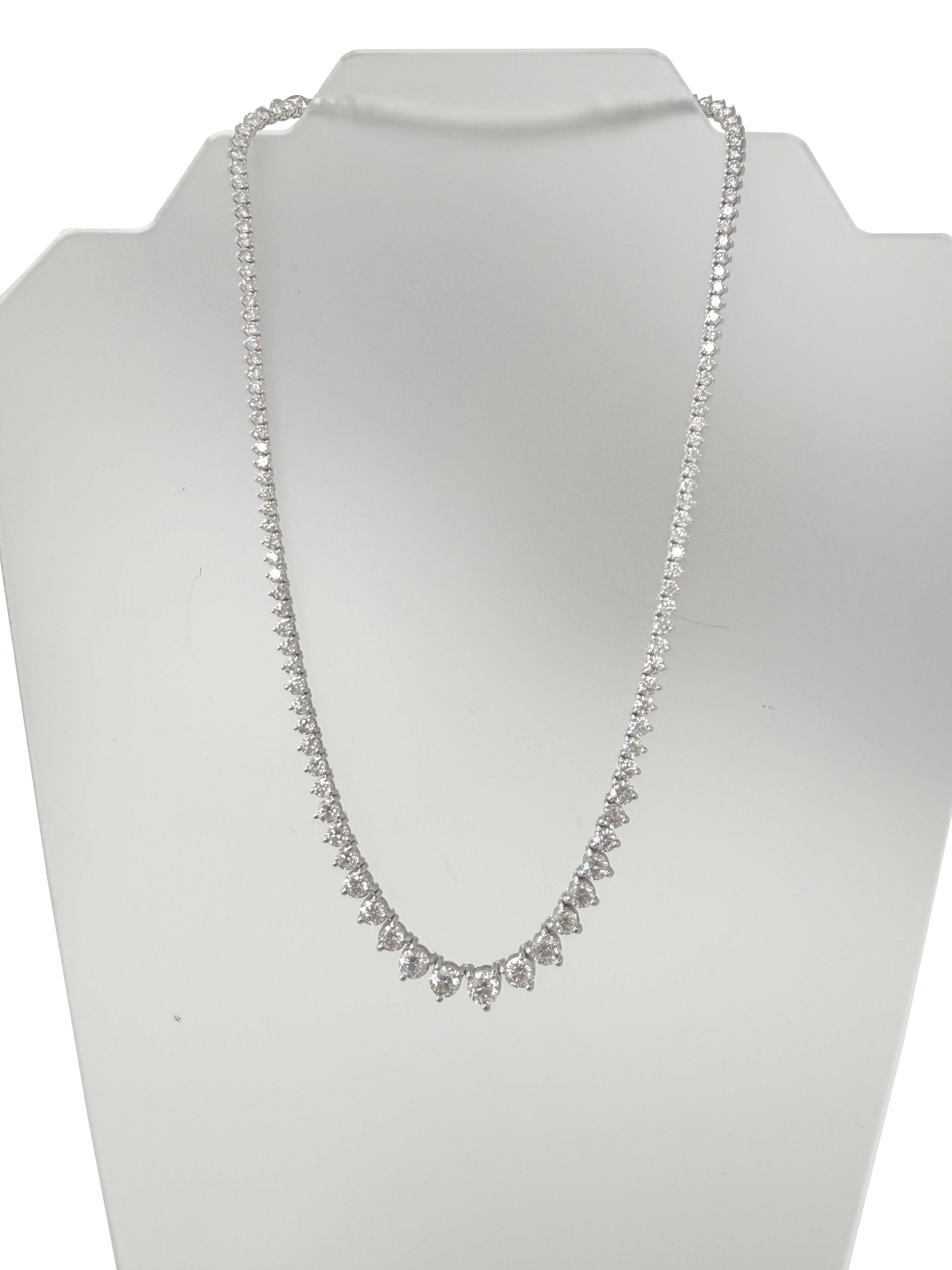Collana Tennis graduata con diamanti naturali da 19,57 carati in oro bianco 14K In condizioni ottime in vendita a Aventura, FL