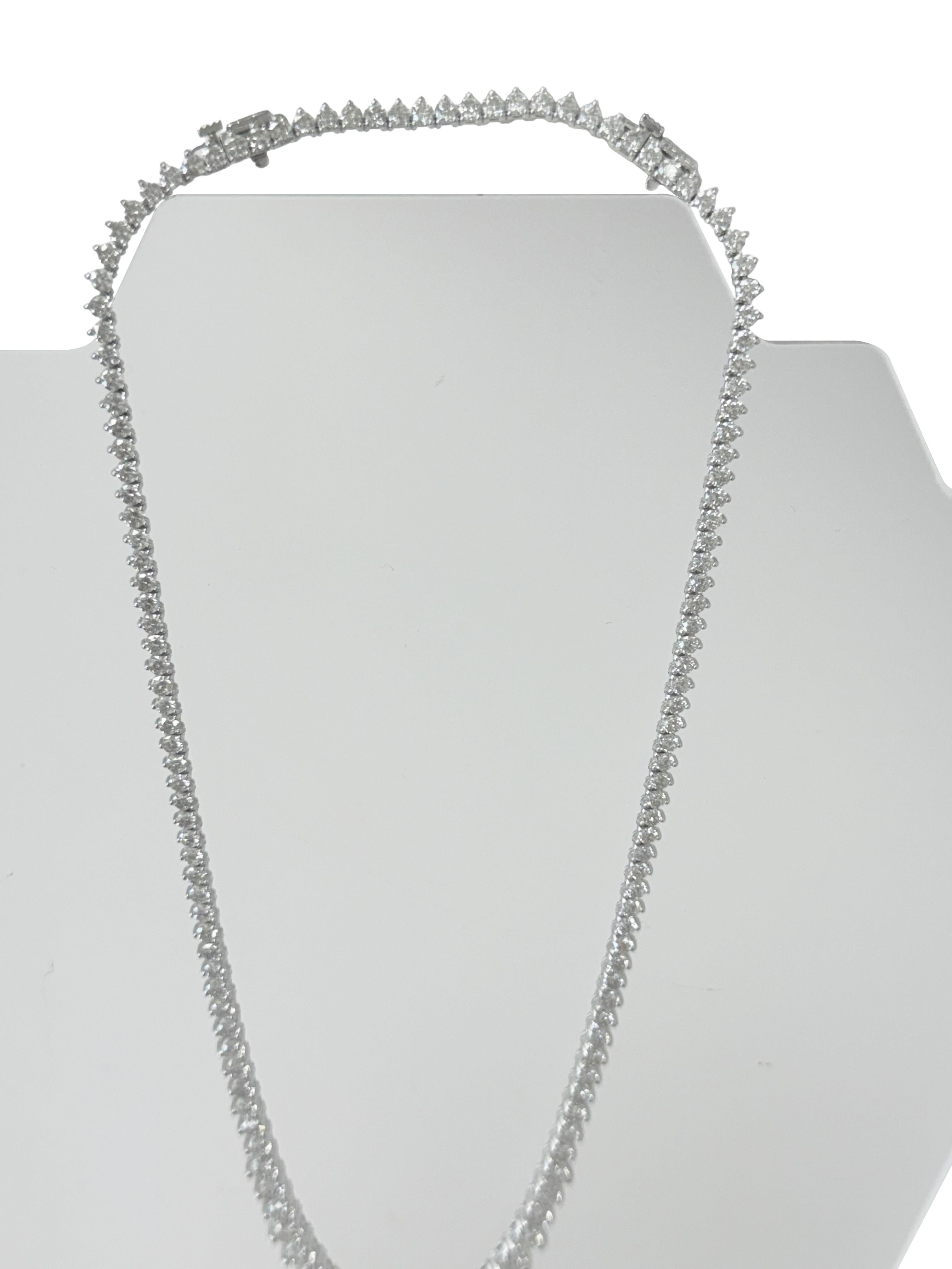Collana Tennis graduata con diamanti naturali da 19,57 carati in oro bianco 14K in vendita 1
