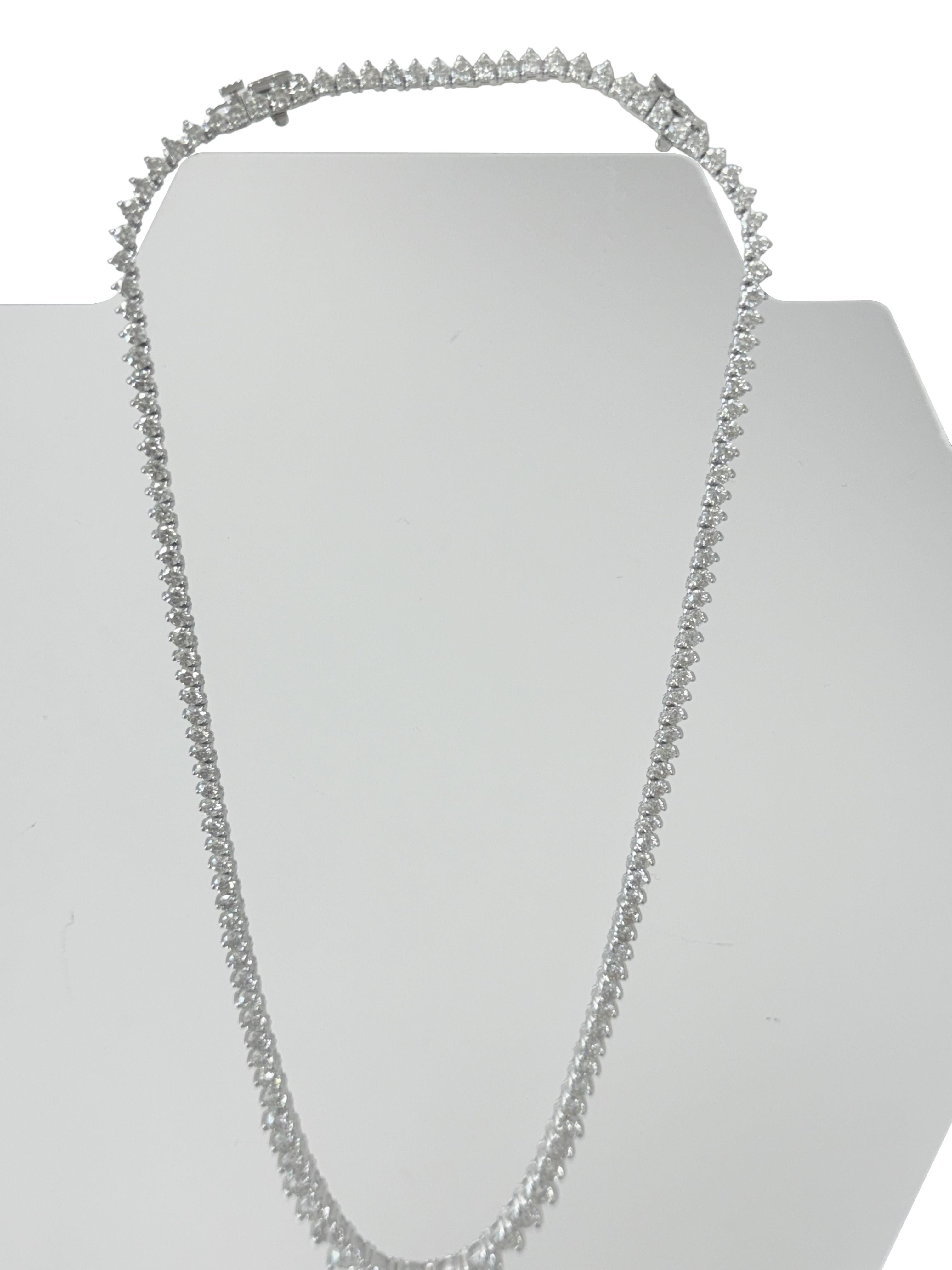 Collana Tennis graduata con diamanti naturali da 19,57 carati in oro bianco 14K in vendita 2