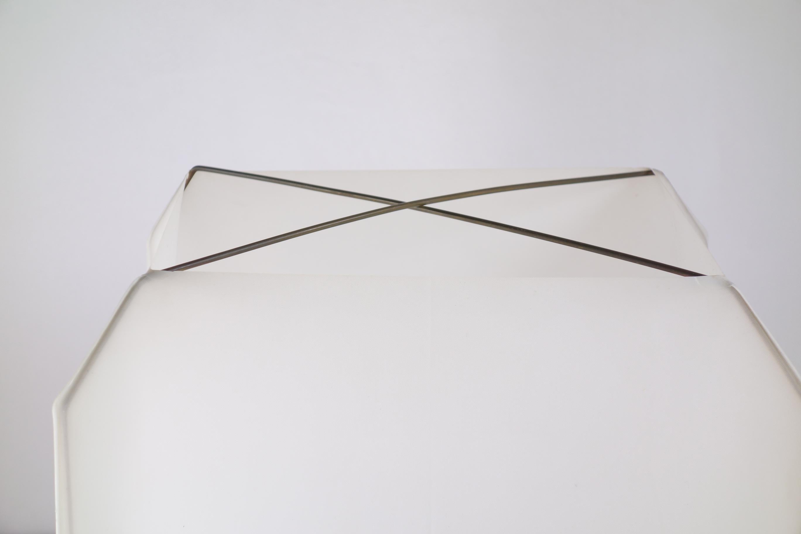 1958 Bali Bruno Munari Danese Diseño minimalista de mediados de siglo Lámpara de sobremesa de primera edición Moderno de mediados de siglo en venta