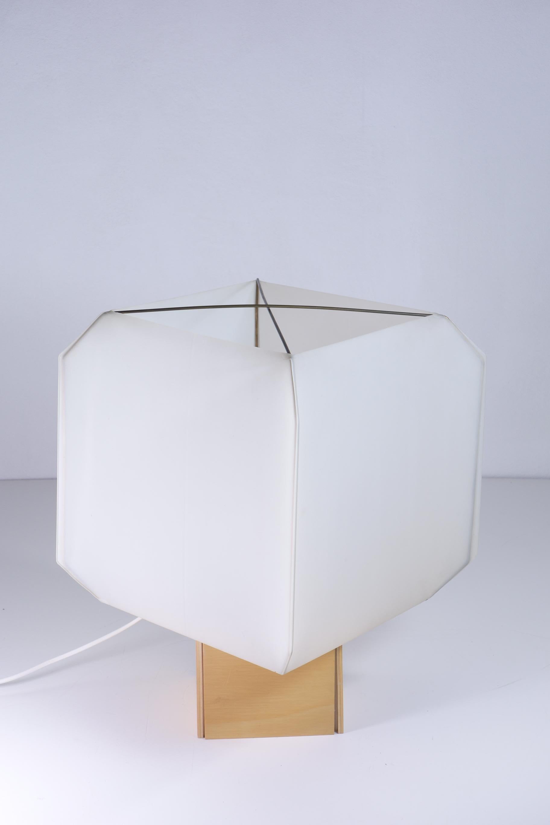 1958 Bali Bruno Munari Danese Diseño minimalista de mediados de siglo Lámpara de sobremesa de primera edición en Bueno estado para la venta en Brescia, IT