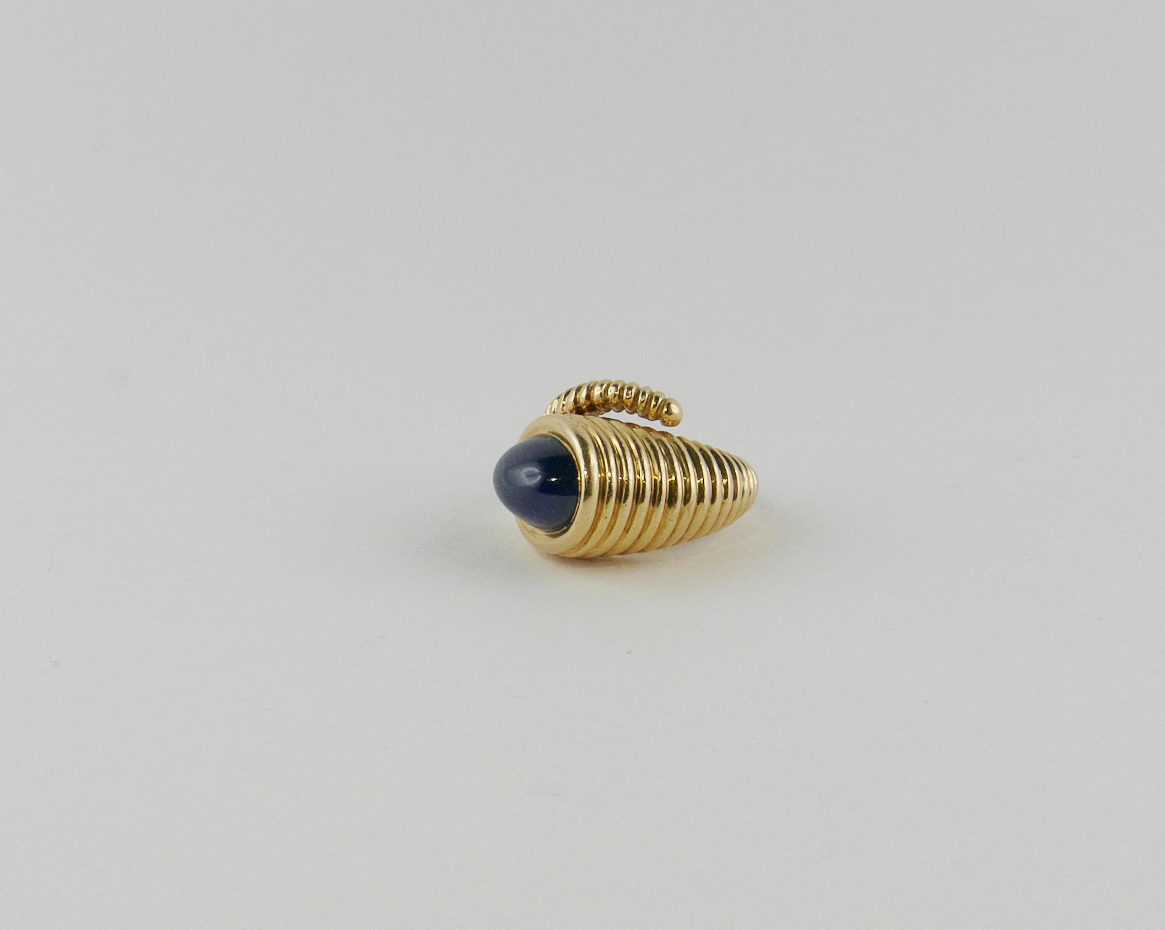 Cabochon 1958 Cartier Yellow Gold and Sapphire Ring 