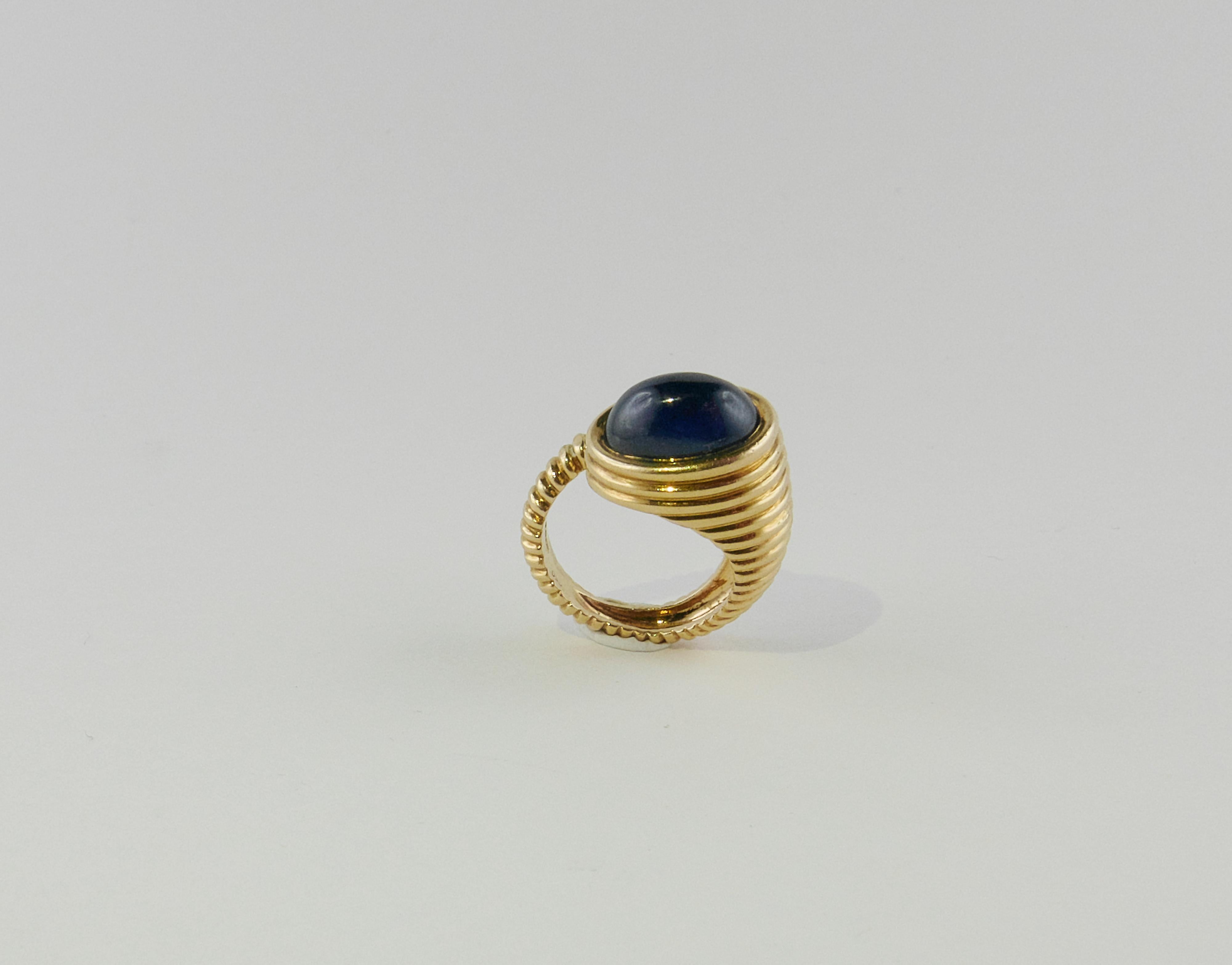 Women's or Men's 1958 Cartier Yellow Gold and Sapphire Ring 