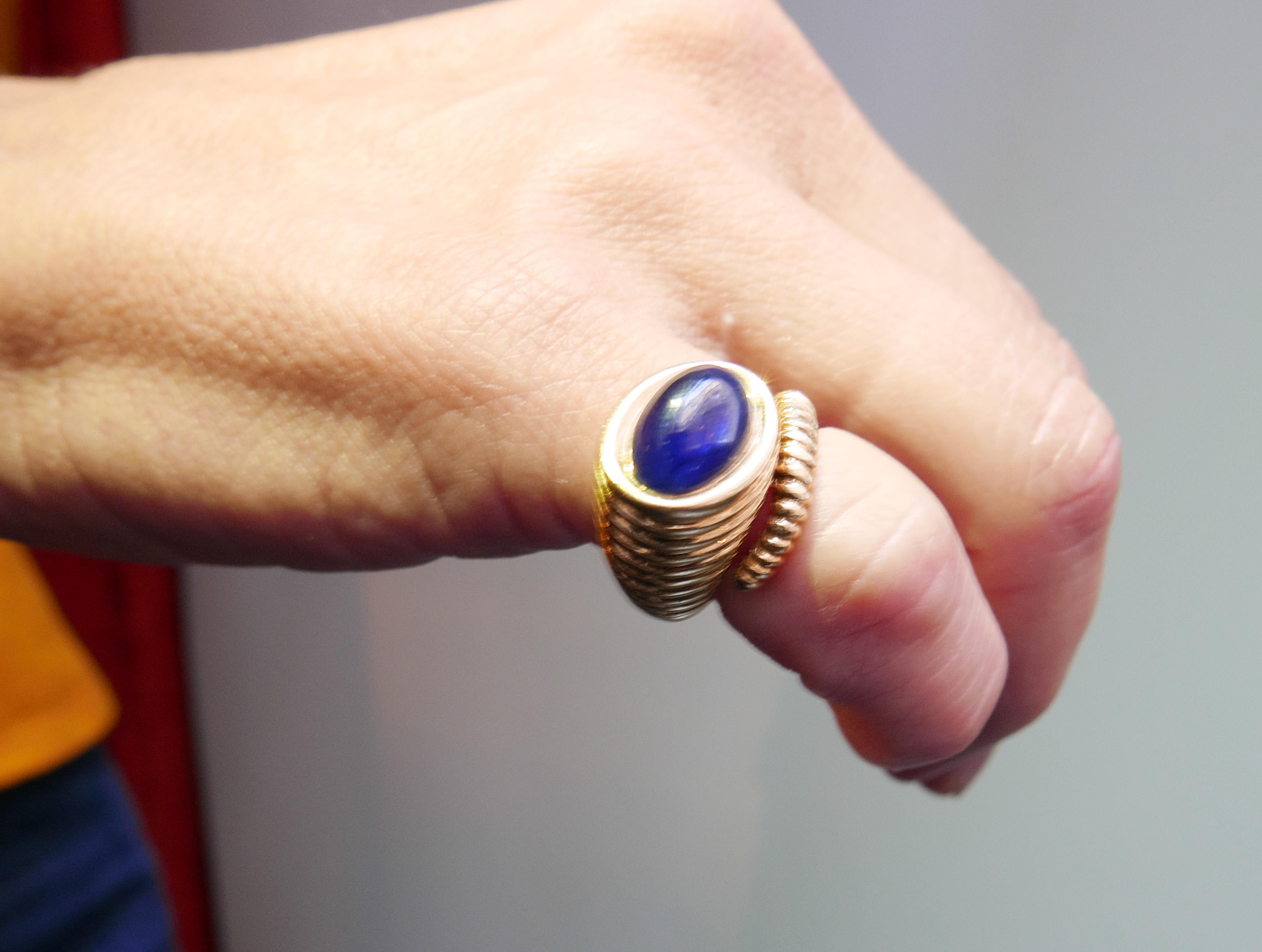 1958 Cartier Yellow Gold and Sapphire Ring  3