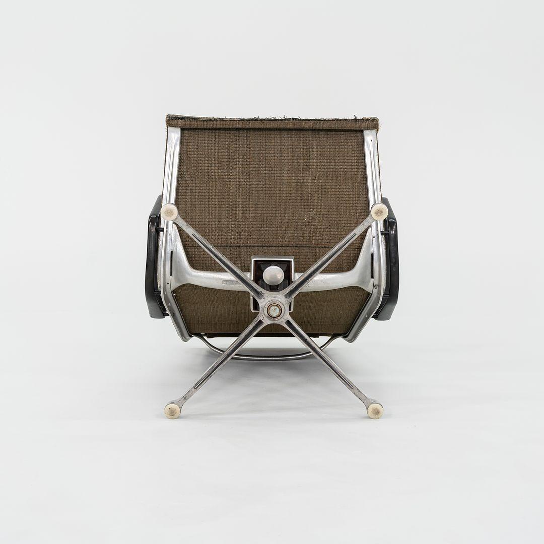 1958 Eames Aluminum Group Lounge Chair and Ottoman in Rare Saran Fabric For Sale 2
