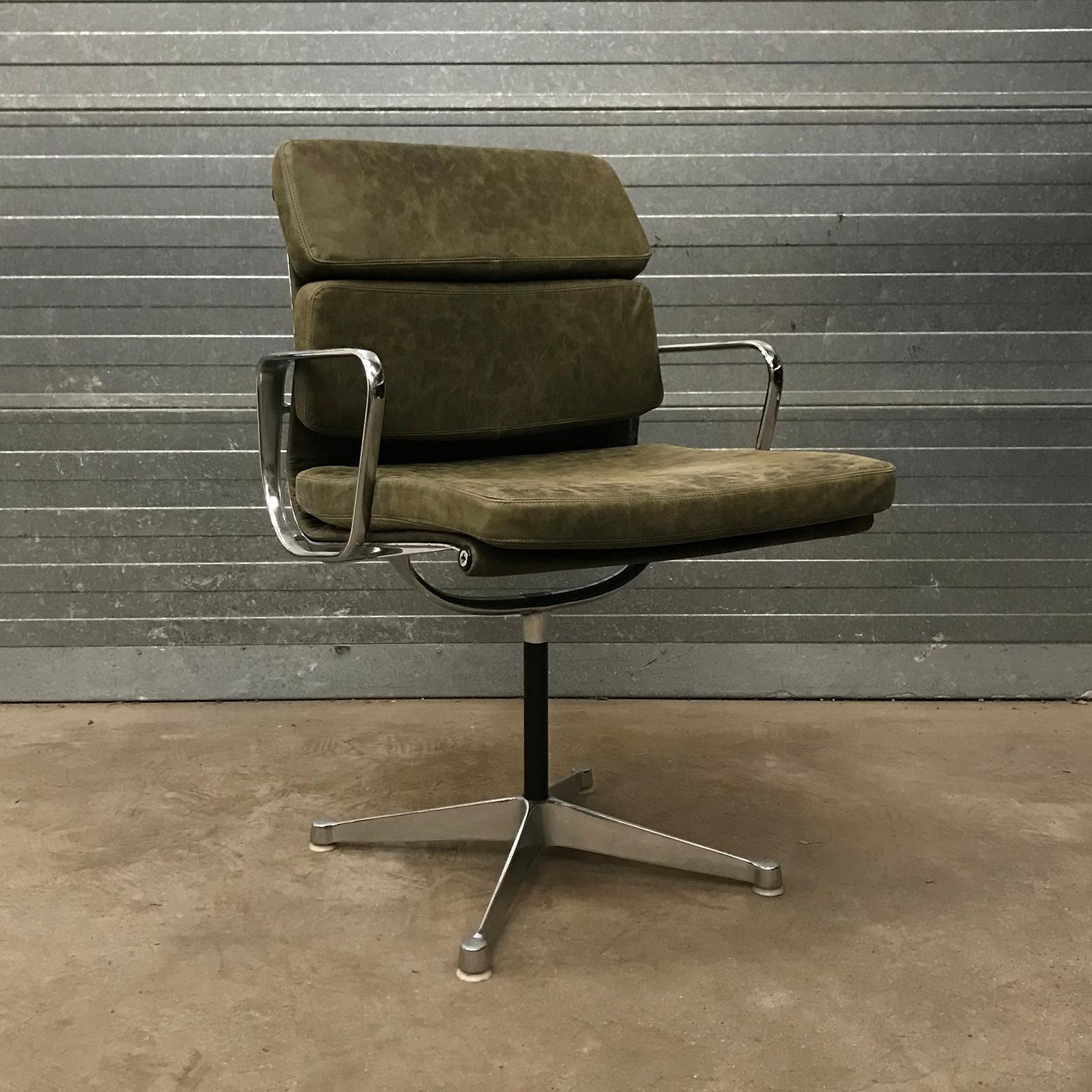 American 1958, Eames for Herman Miller, Early EA 207 Softpad in Green Vintage Leather