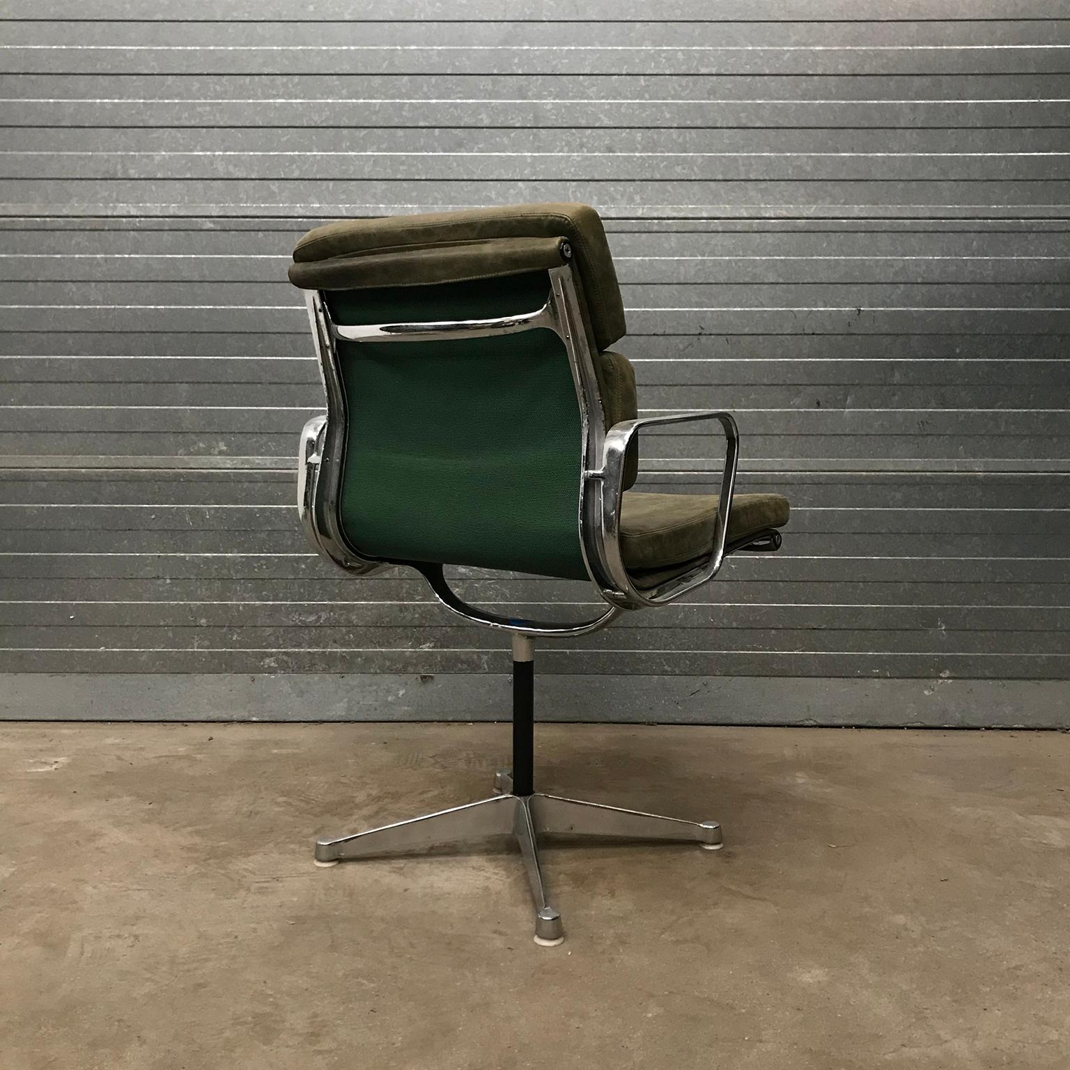 1958, Eames for Herman Miller, Early EA 207 Softpad in Green Vintage Leather 1