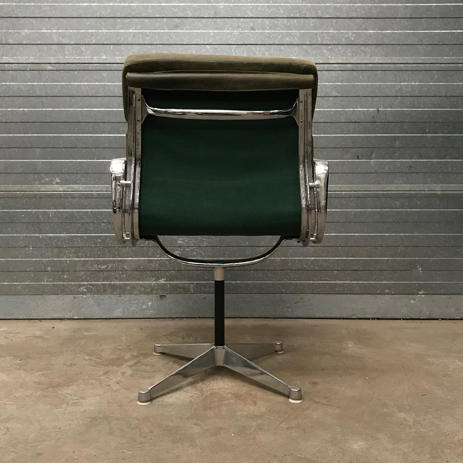 1958, Eames for Herman Miller, Early EA 207 Softpad in Green Vintage Leather 2