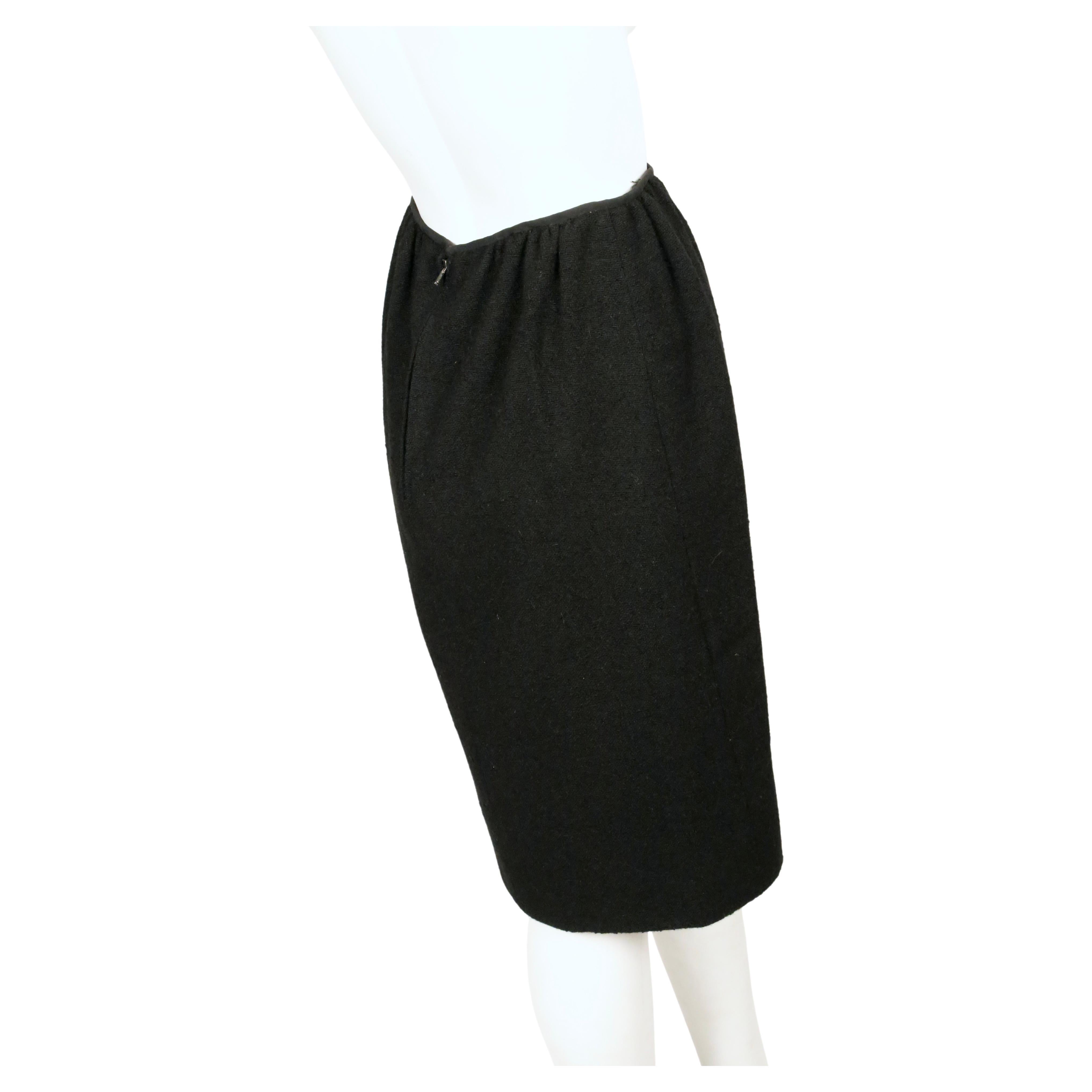 1958 EISA by CRISTOBAL BALENCIAGA haute couture tailleur jupe en laine bouclée noire en vente 6
