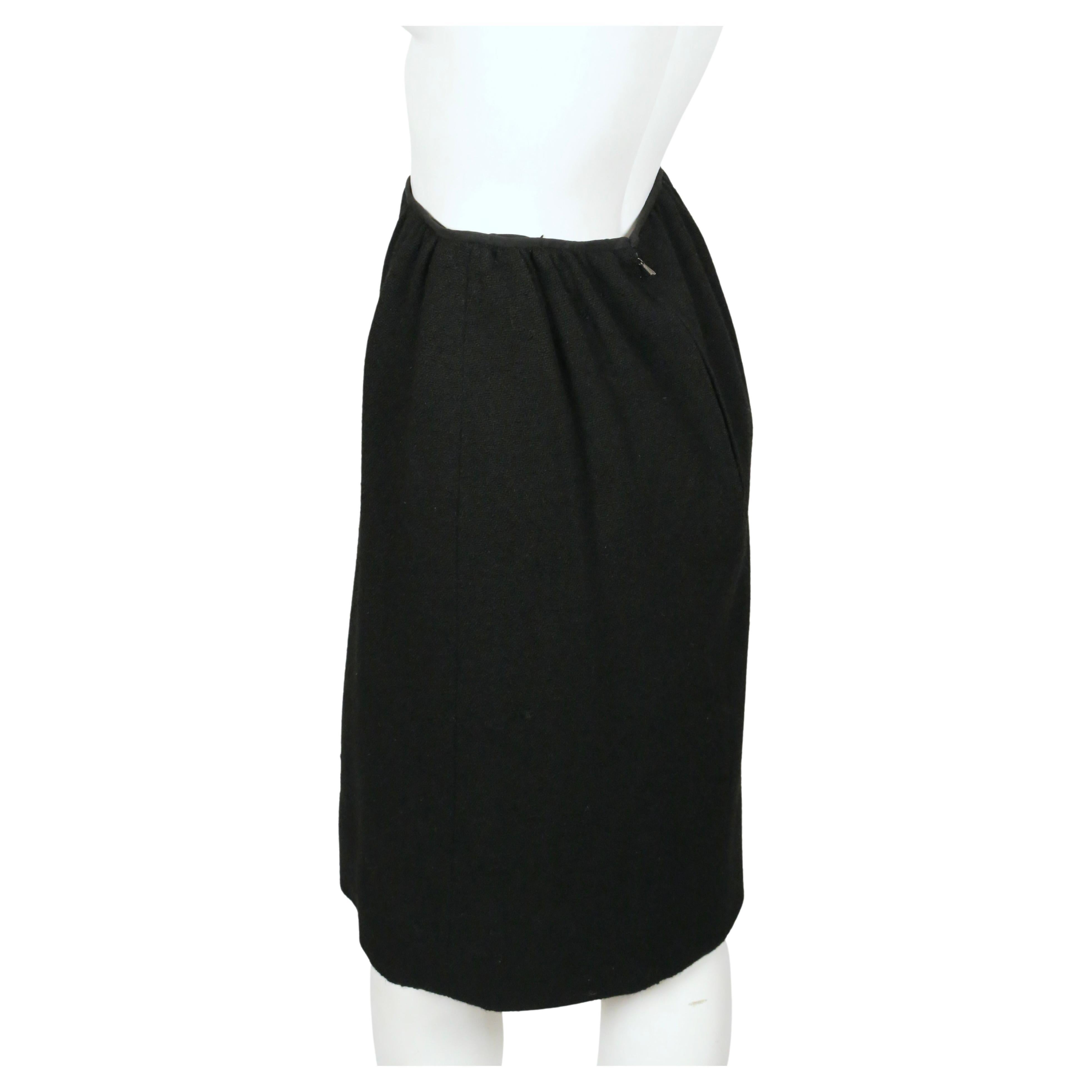 1958 EISA by CRISTOBAL BALENCIAGA haute couture tailleur jupe en laine bouclée noire en vente 7