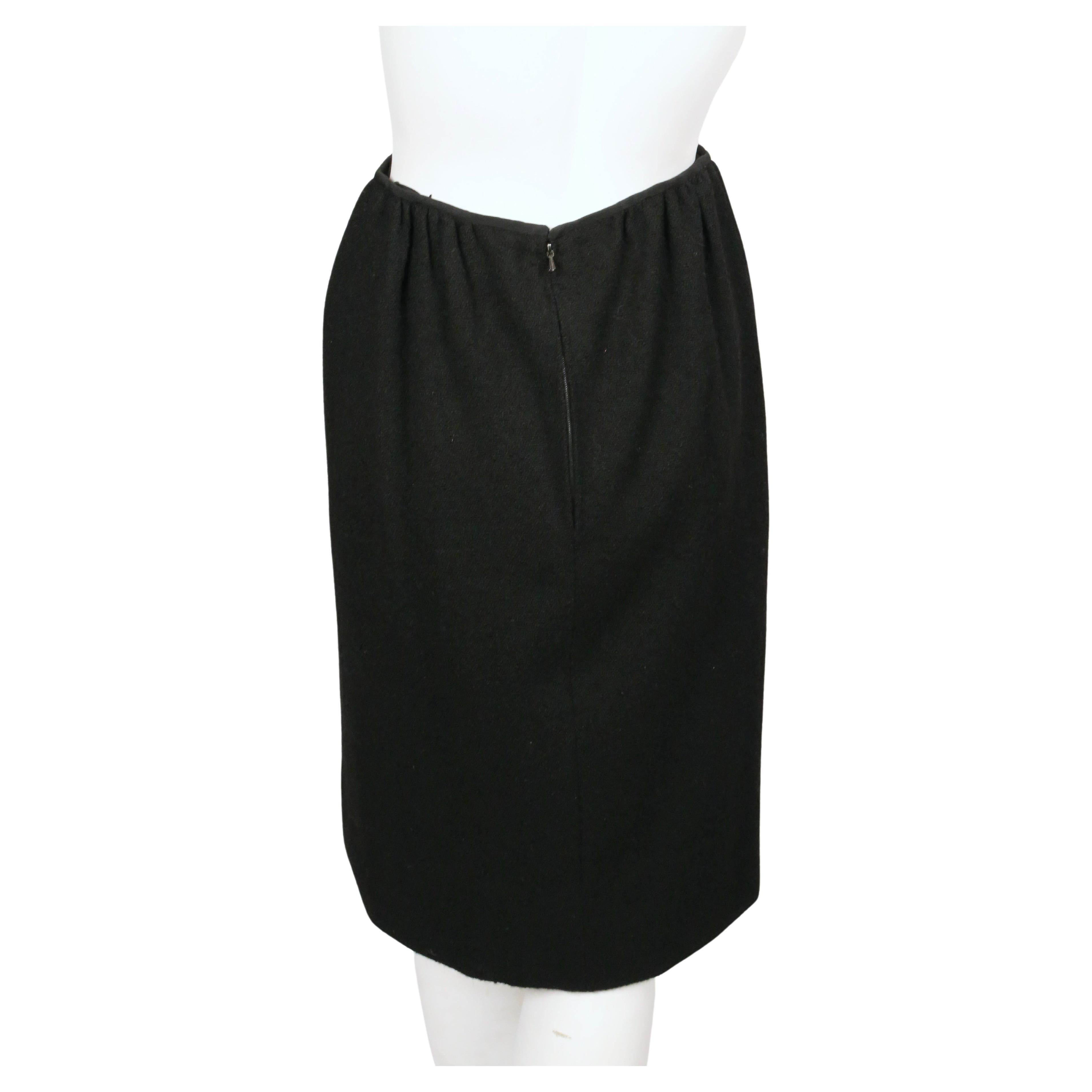 1958 EISA by CRISTOBAL BALENCIAGA haute couture tailleur jupe en laine bouclée noire en vente 8