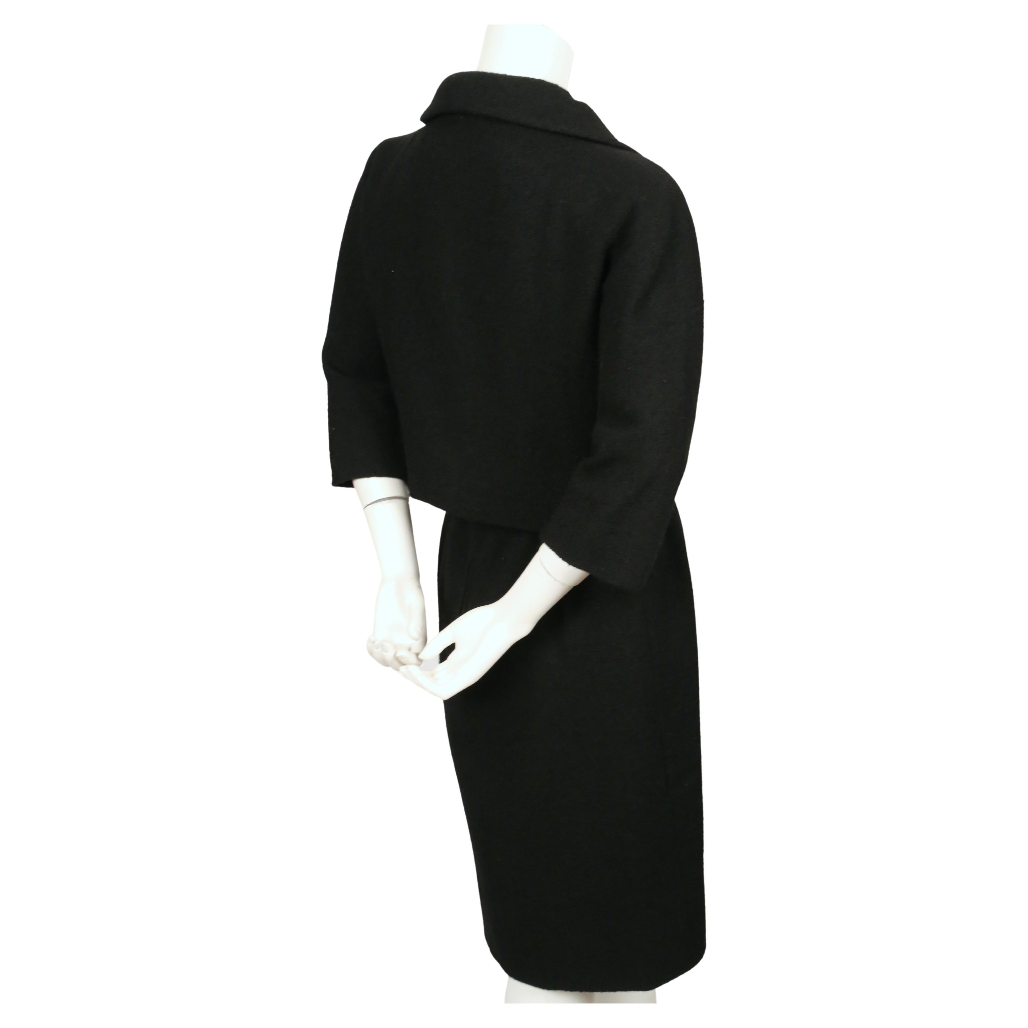 1958 EISA by CRISTOBAL BALENCIAGA haute couture tailleur jupe en laine bouclée noire Bon état - En vente à San Fransisco, CA