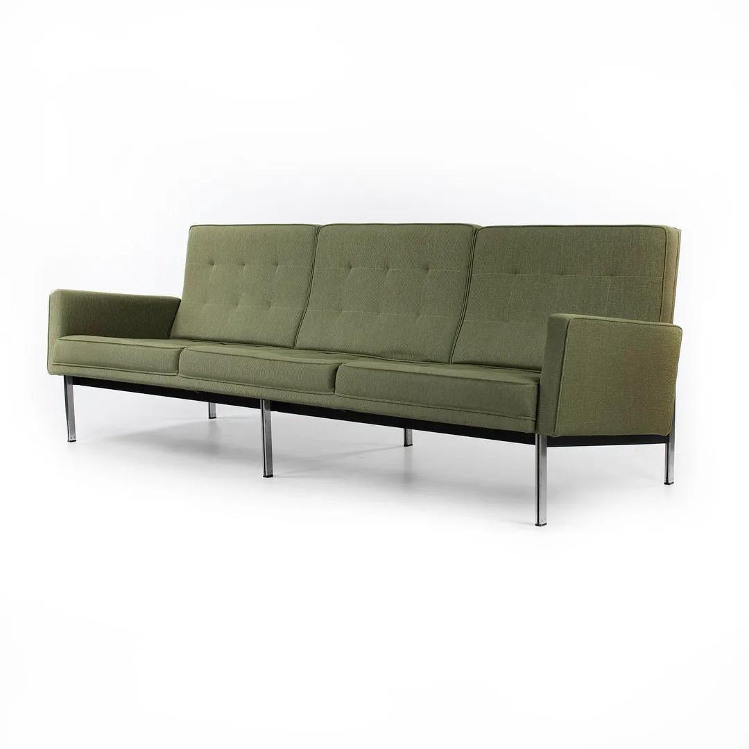 1958 Florence Knoll Parallel Bar Three Seat Sofa, Model 57 in Green Fabric For Sale 2