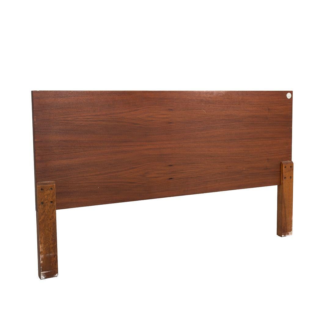 1958 George Nelson for Herman Miller Full-Sized Walnut Headboard with Label In Good Condition For Sale In Philadelphia, PA