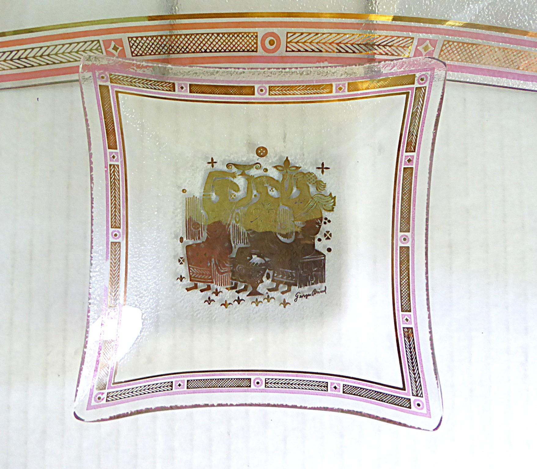 1958 Georges Briard Bent Glass Olympia Serving Dishes  w. Gold & Pink Decor In Good Condition For Sale In Miami, FL