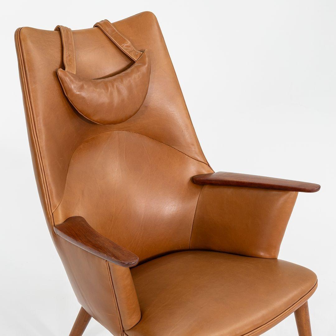 1958 Hans Wegner Loungesessel und Ottomane für A.P. Gestohlen in neuem Sattelleder im Angebot 5