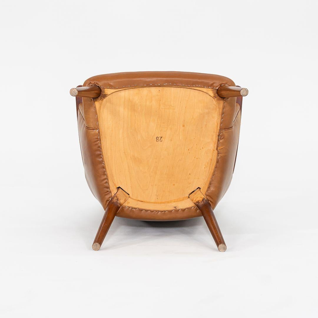 1958 Hans Wegner Loungesessel und Ottomane für A.P. Gestohlen in neuem Sattelleder (Eichenholz) im Angebot
