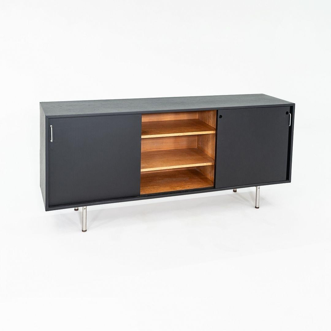 Crédence / armoire Jens Risom en chêne ébénisé de Seagram Building, 1958 Bon état - En vente à Philadelphia, PA