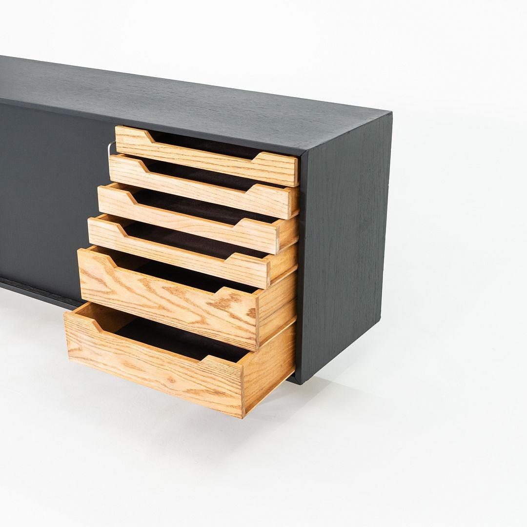 Acier Crédence / armoire Jens Risom en chêne ébénisé de Seagram Building, 1958 en vente