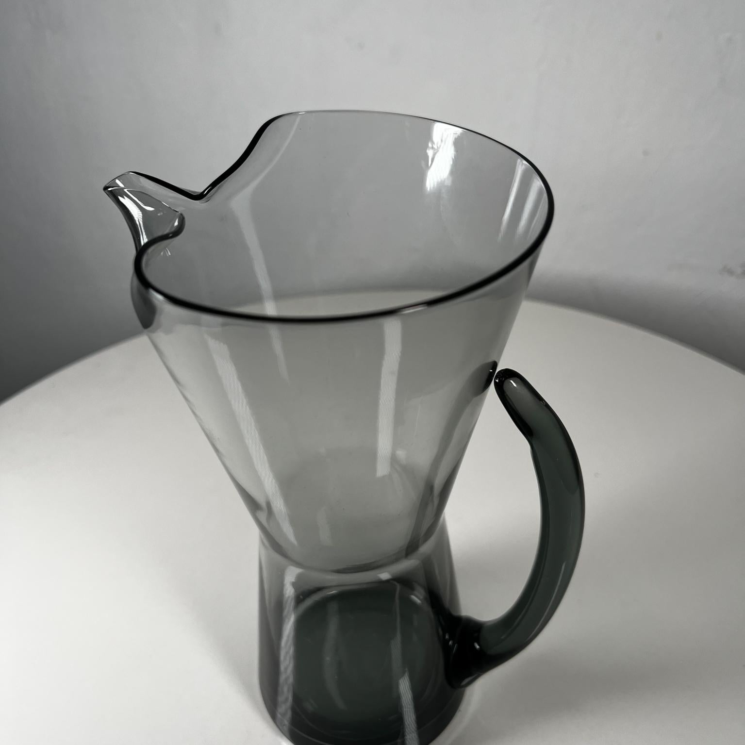 Mid-Century Modern 1958 Morgantown WV Hoffman House Glass Martini Pitcher & Four Glasses For Sale