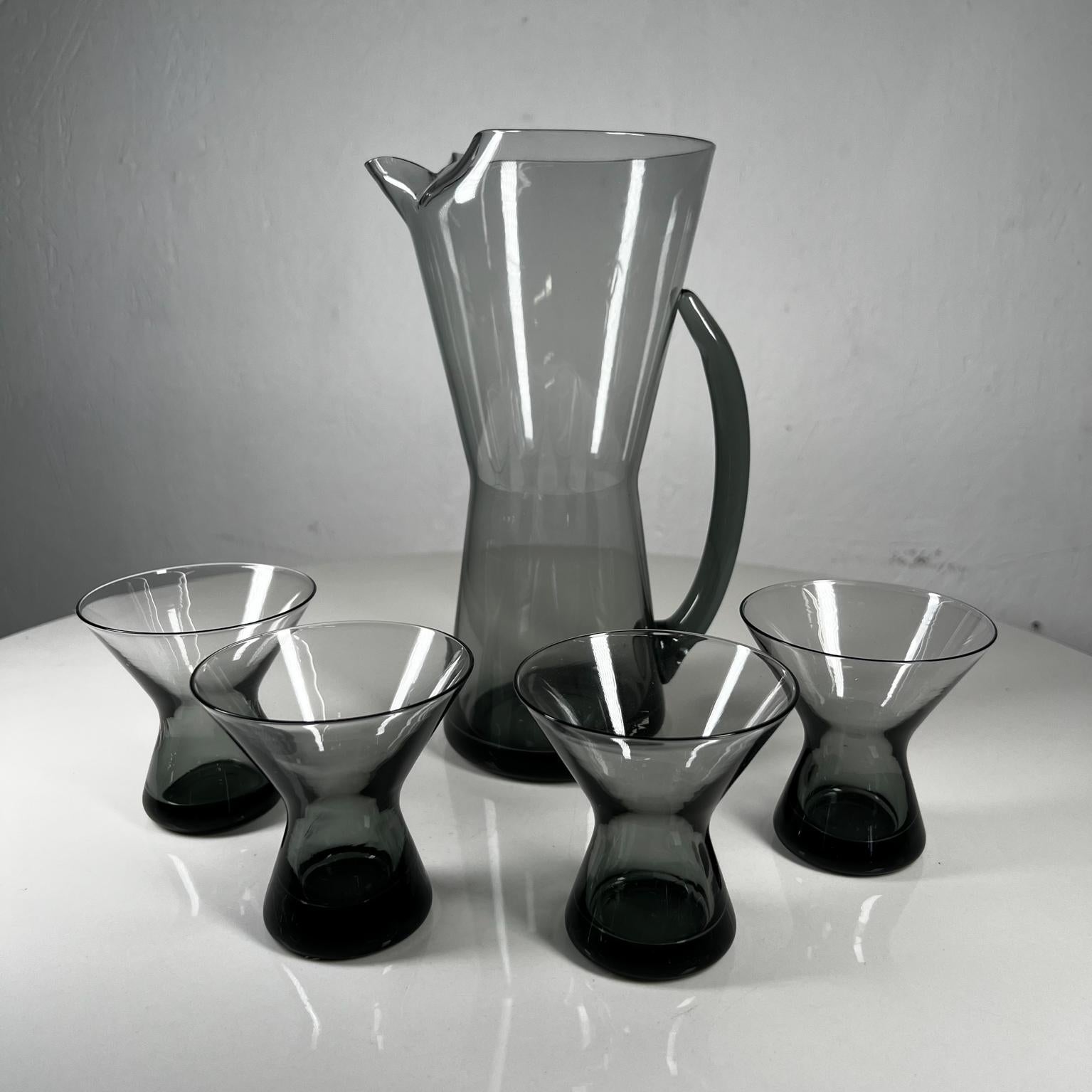 Mid-20th Century 1958 Morgantown WV Hoffman House Glass Martini Pitcher & Four Glasses For Sale