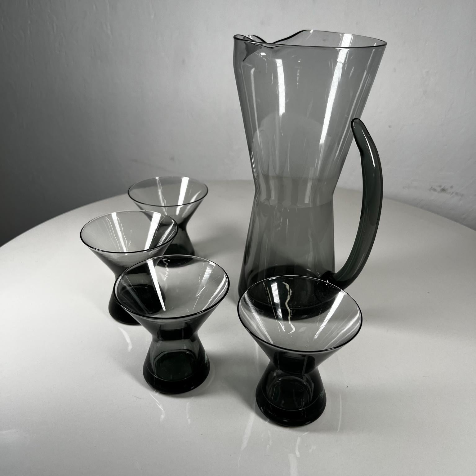 1958 Morgantown WV Hoffman House Glass Martini Pitcher & Four Glasses For Sale 2